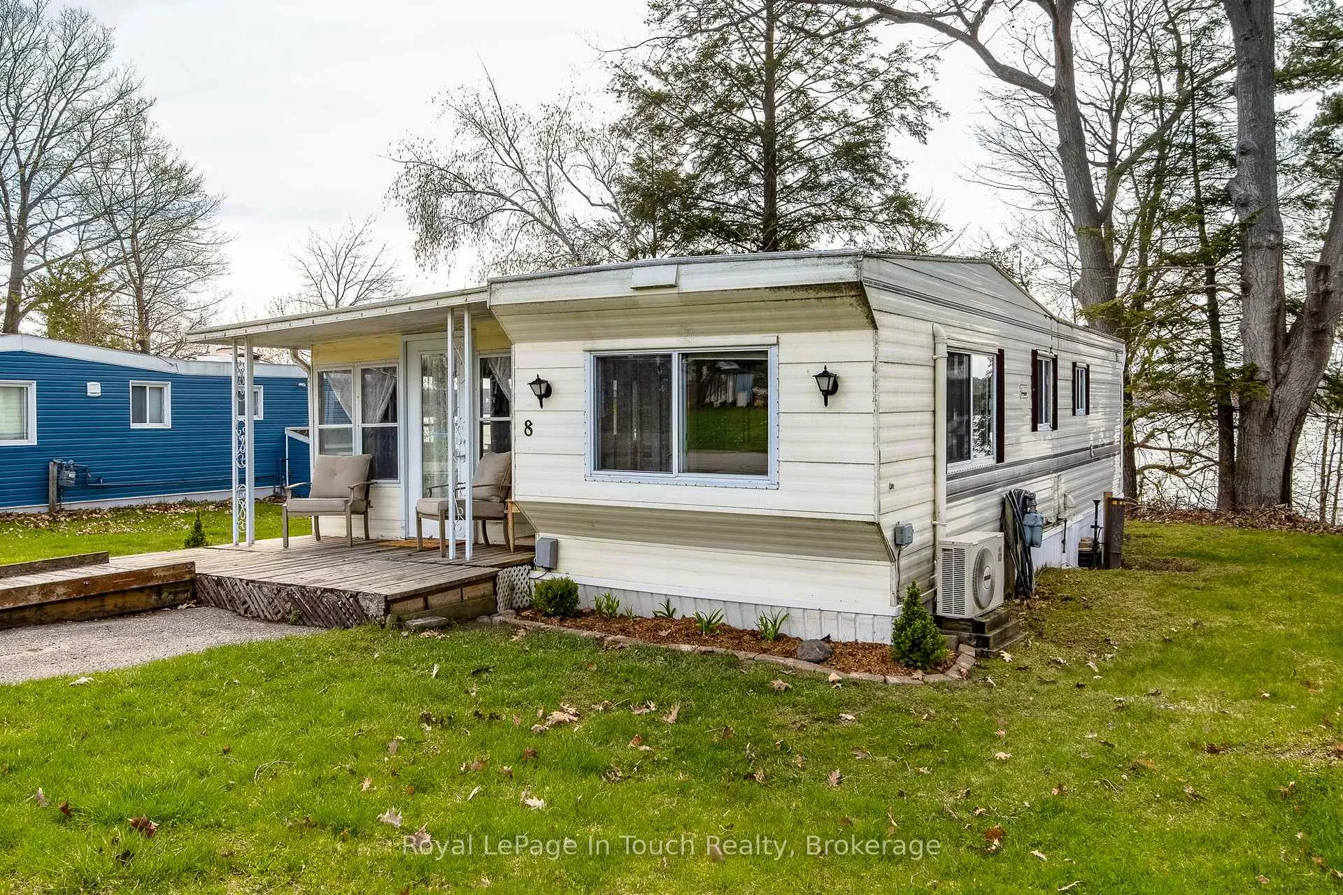 Photo 2 of 8 Lakeshore Road, Midland — HOMEH