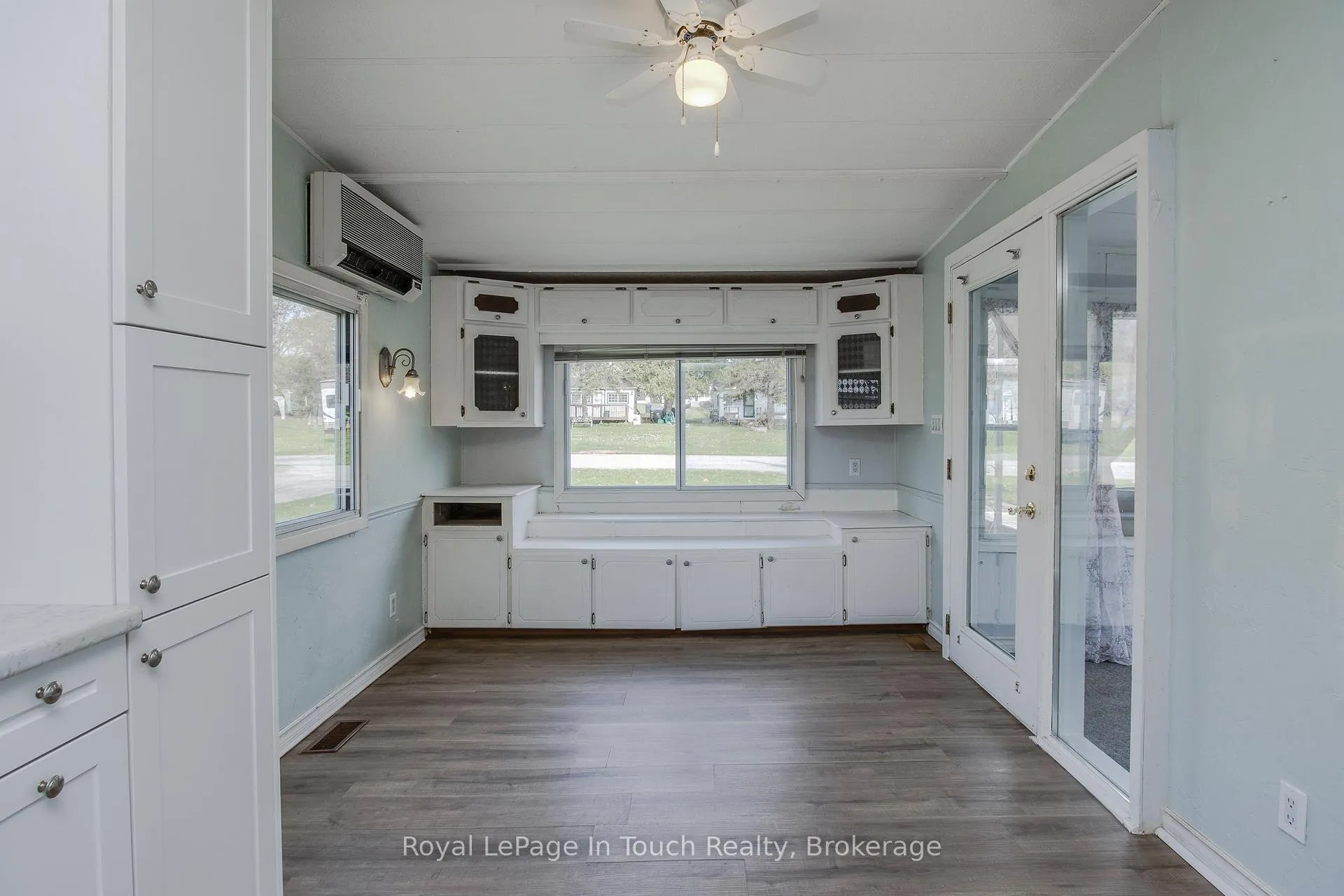 Photo 7 of 8 Lakeshore Road, Midland — HOMEH
