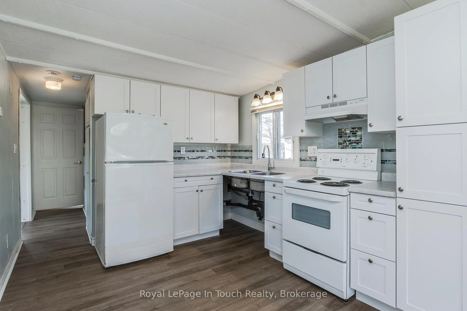 Photo 8 of 8 Lakeshore Road, Midland — HOMEH
