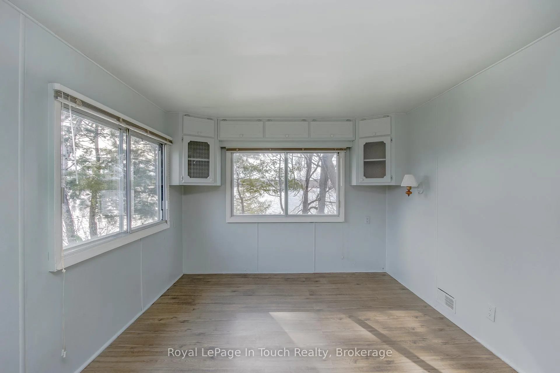 Photo 10 of 8 Lakeshore Road, Midland — HOMEH