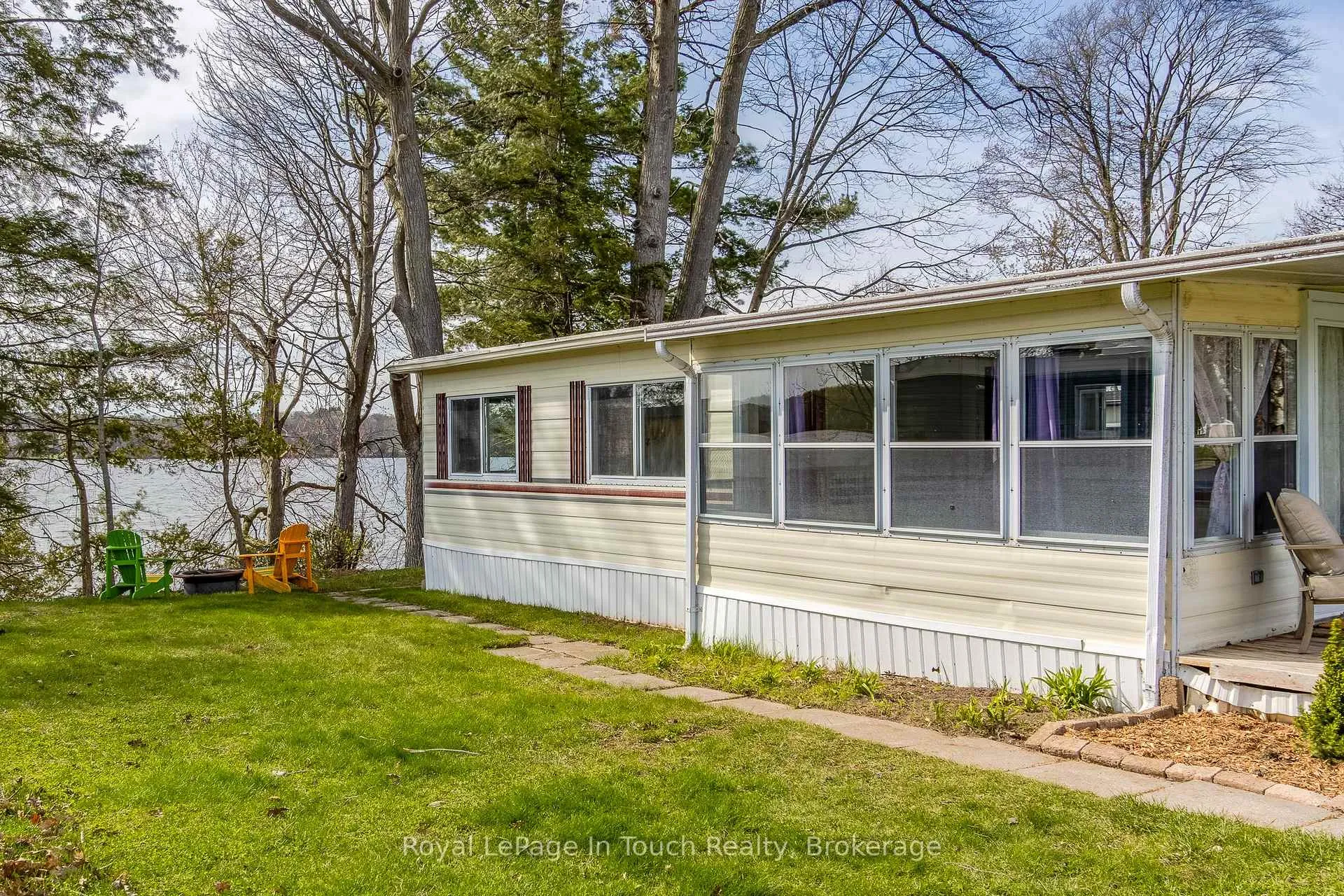 Photo 14 of 8 Lakeshore Road, Midland — HOMEH