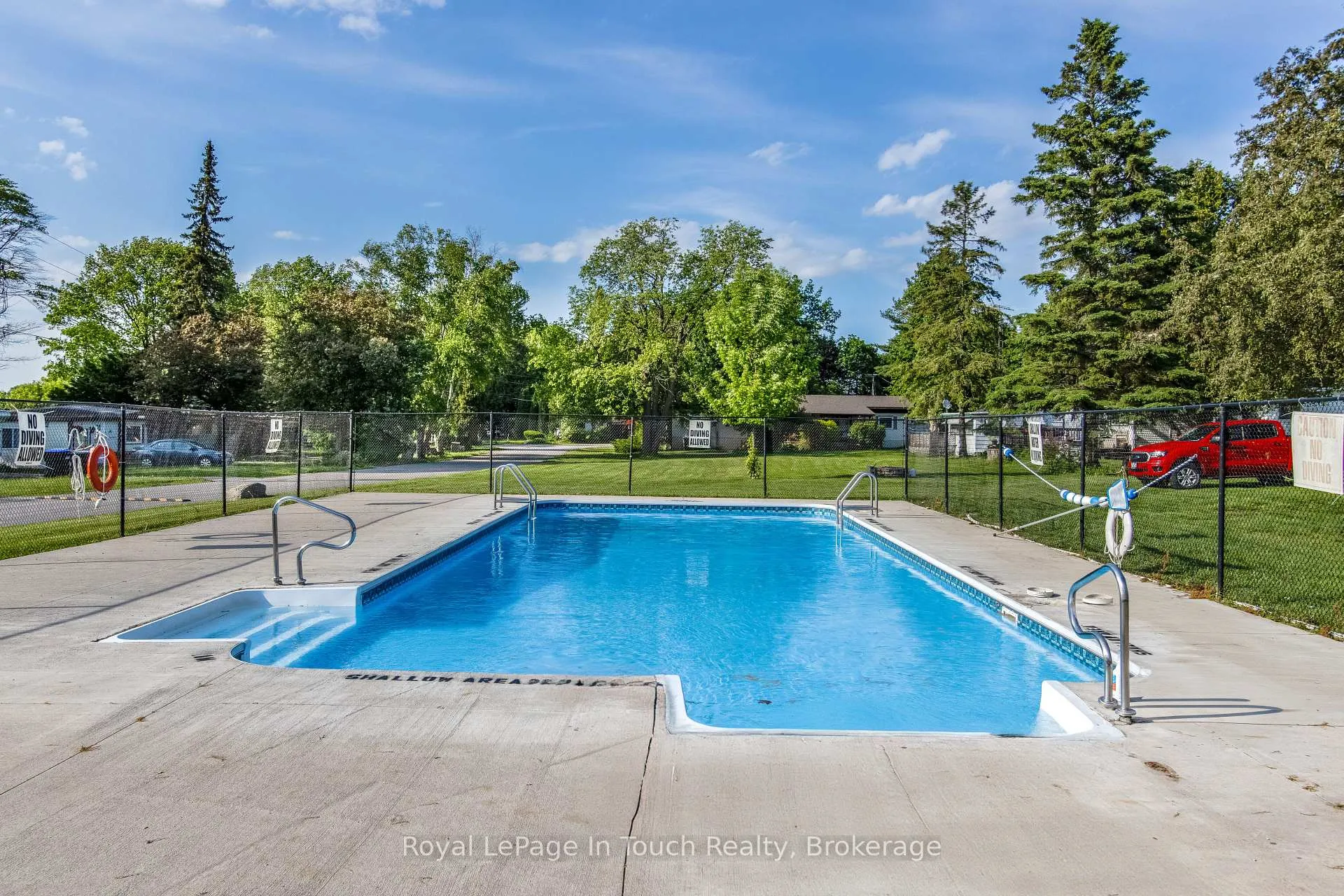 Photo 16 of 8 Lakeshore Road, Midland — HOMEH