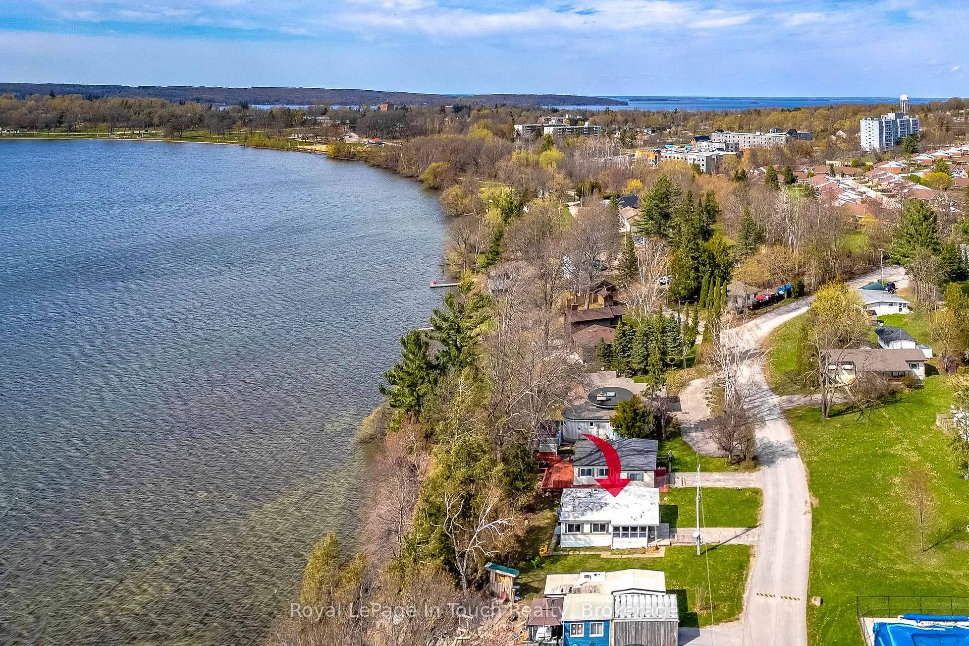 Photo 24 of 8 Lakeshore Road, Midland — HOMEH