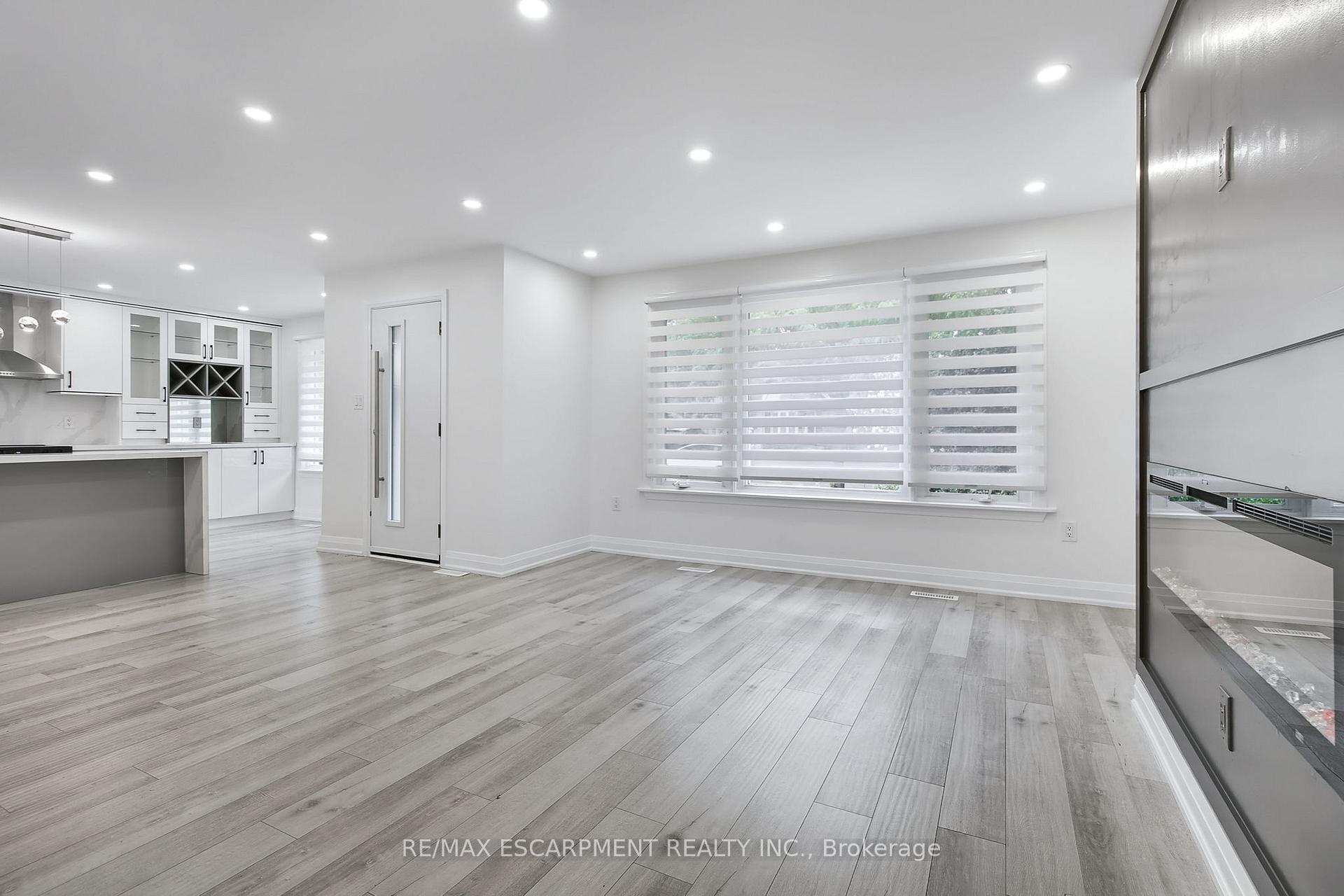 Photo 19 of 1414 Allangrove Drive, Burlington, Palmer — HOMEH