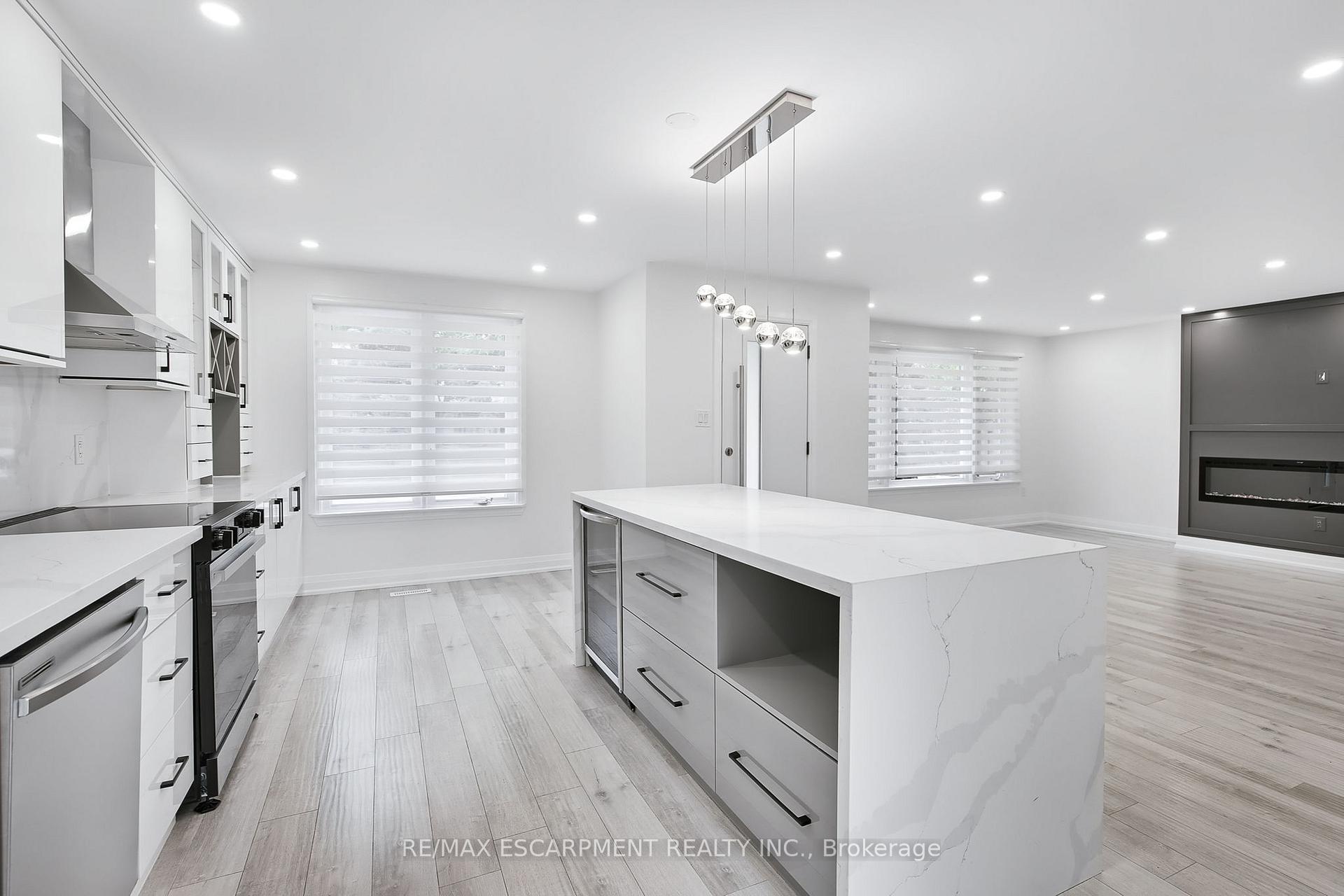 Photo 43 of 1414 Allangrove Drive, Burlington, Palmer — HOMEH