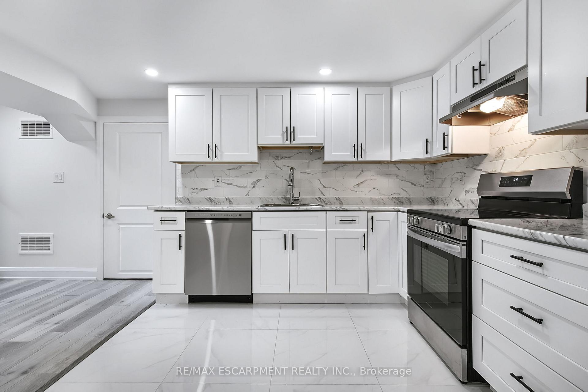 Photo 37 of 1414 Allangrove Drive, Burlington, Palmer — HOMEH