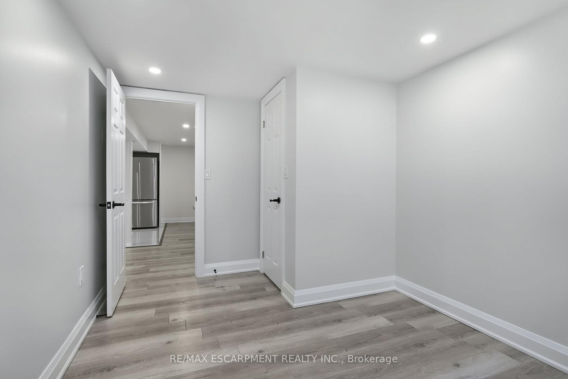 Photo 29 of 1414 Allangrove Drive, Burlington, Palmer — HOMEH