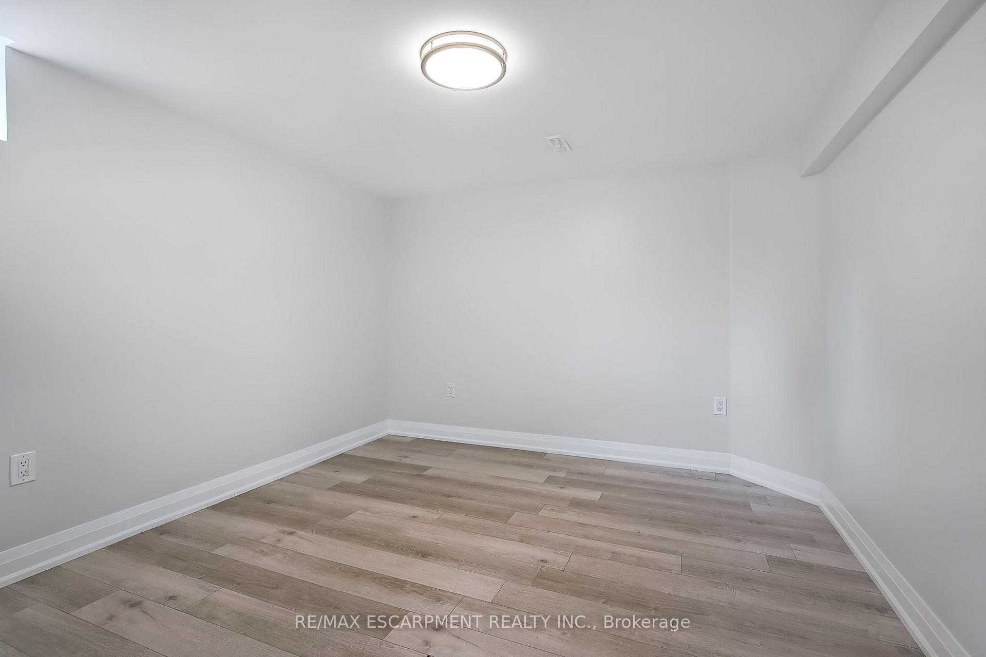 Photo 25 of 1414 Allangrove Drive, Burlington, Palmer — HOMEH