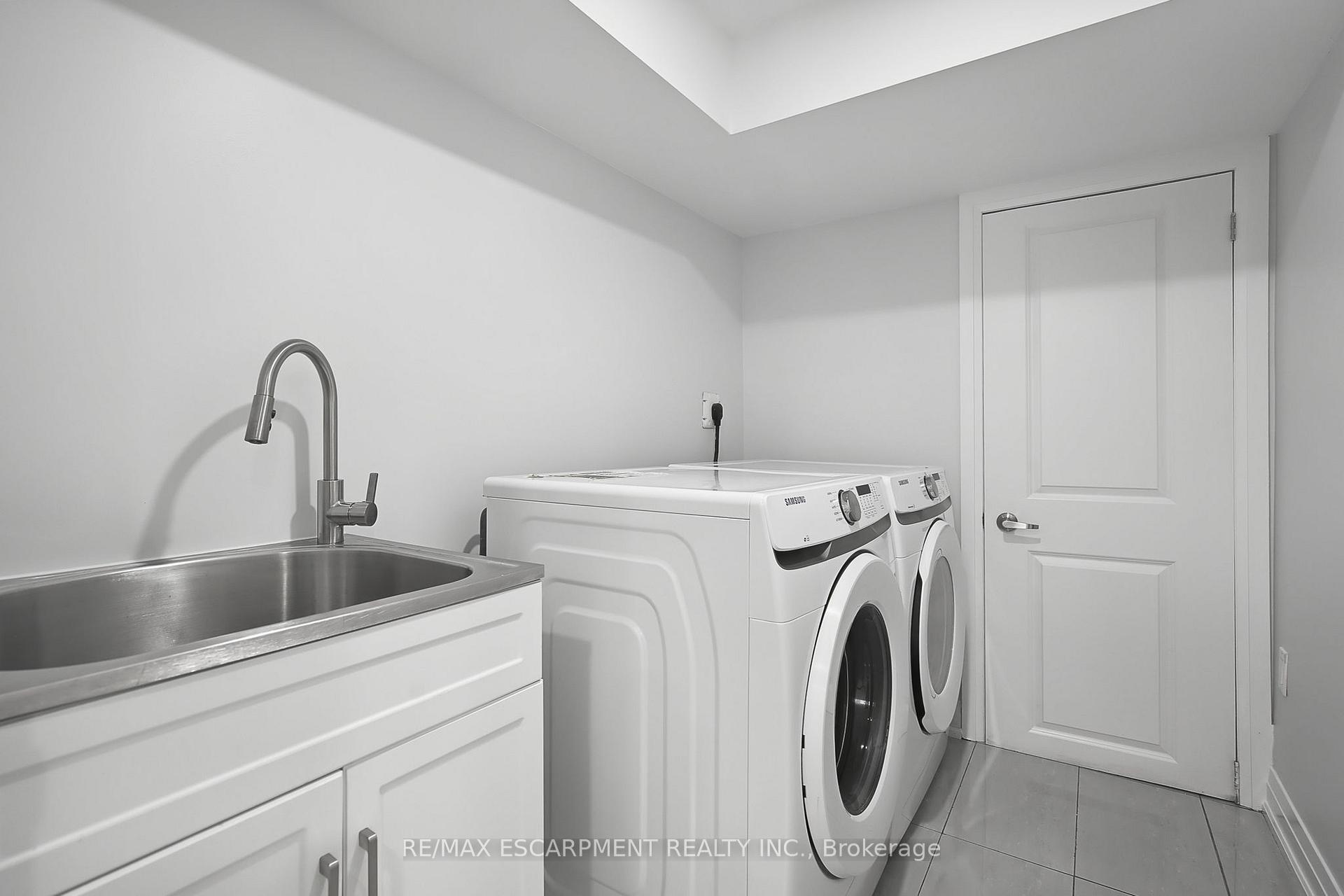 Photo 27 of 1414 Allangrove Drive, Burlington, Palmer — HOMEH
