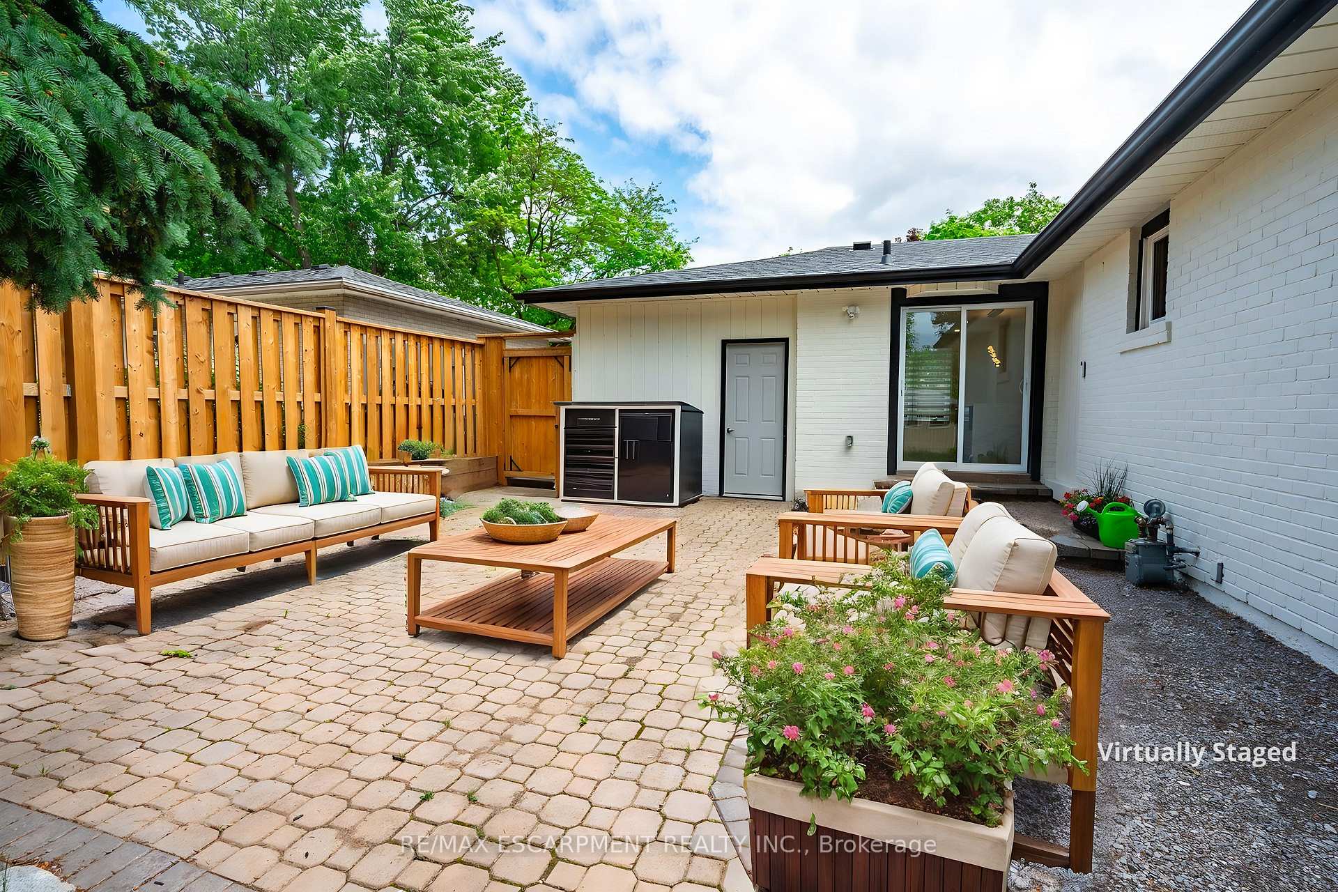 Photo 28 of 1414 Allangrove Drive, Burlington, Palmer — HOMEH