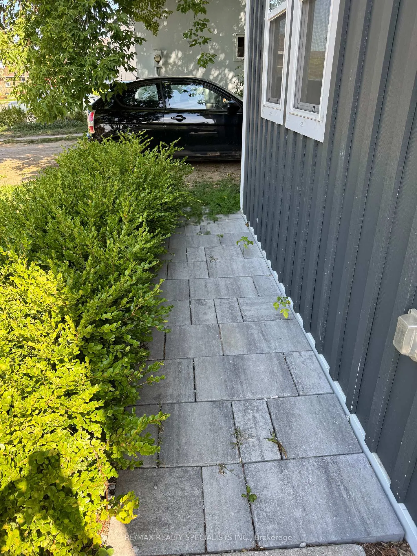 Photo 3 of 49 Sanford Street, Barrie, Sanford — HOMEH