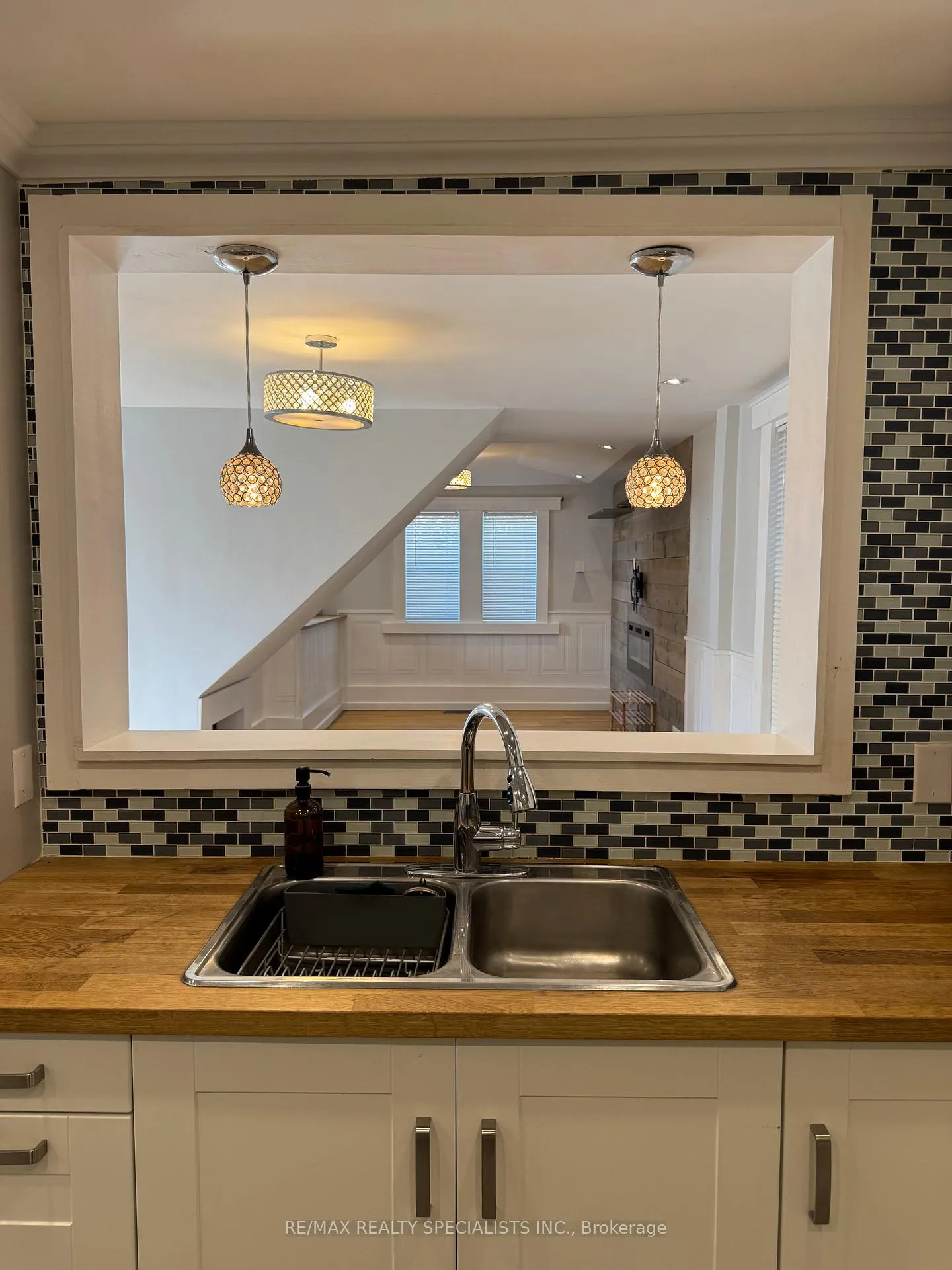 Photo 16 of 49 Sanford Street, Barrie, Sanford — HOMEH