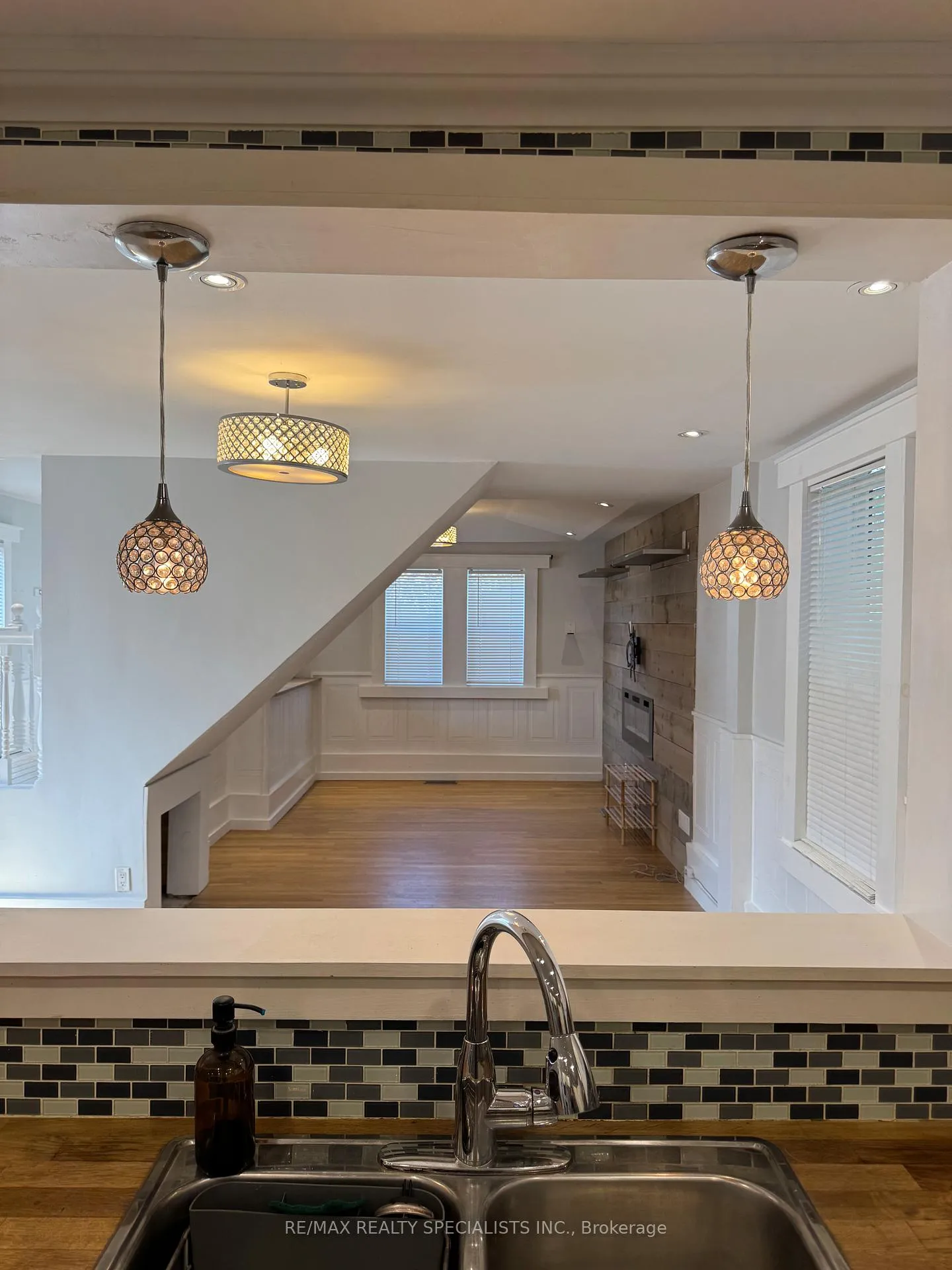 Photo 17 of 49 Sanford Street, Barrie, Sanford — HOMEH
