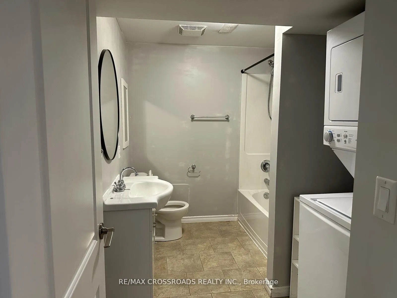 Photo 4 of Unit Bsmt, 89 Ottaway Avenue, Barrie, City Centre — HOMEH