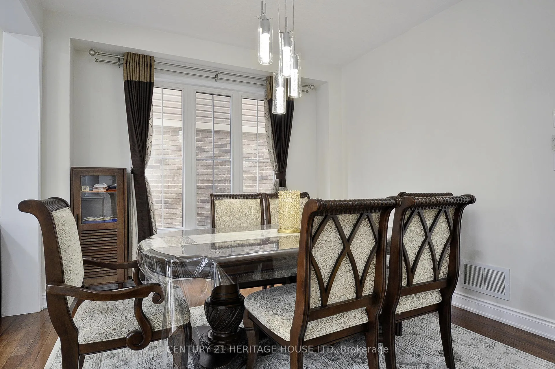 Photo 10 of 35 Dalton Drive, Cambridge — HOMEH