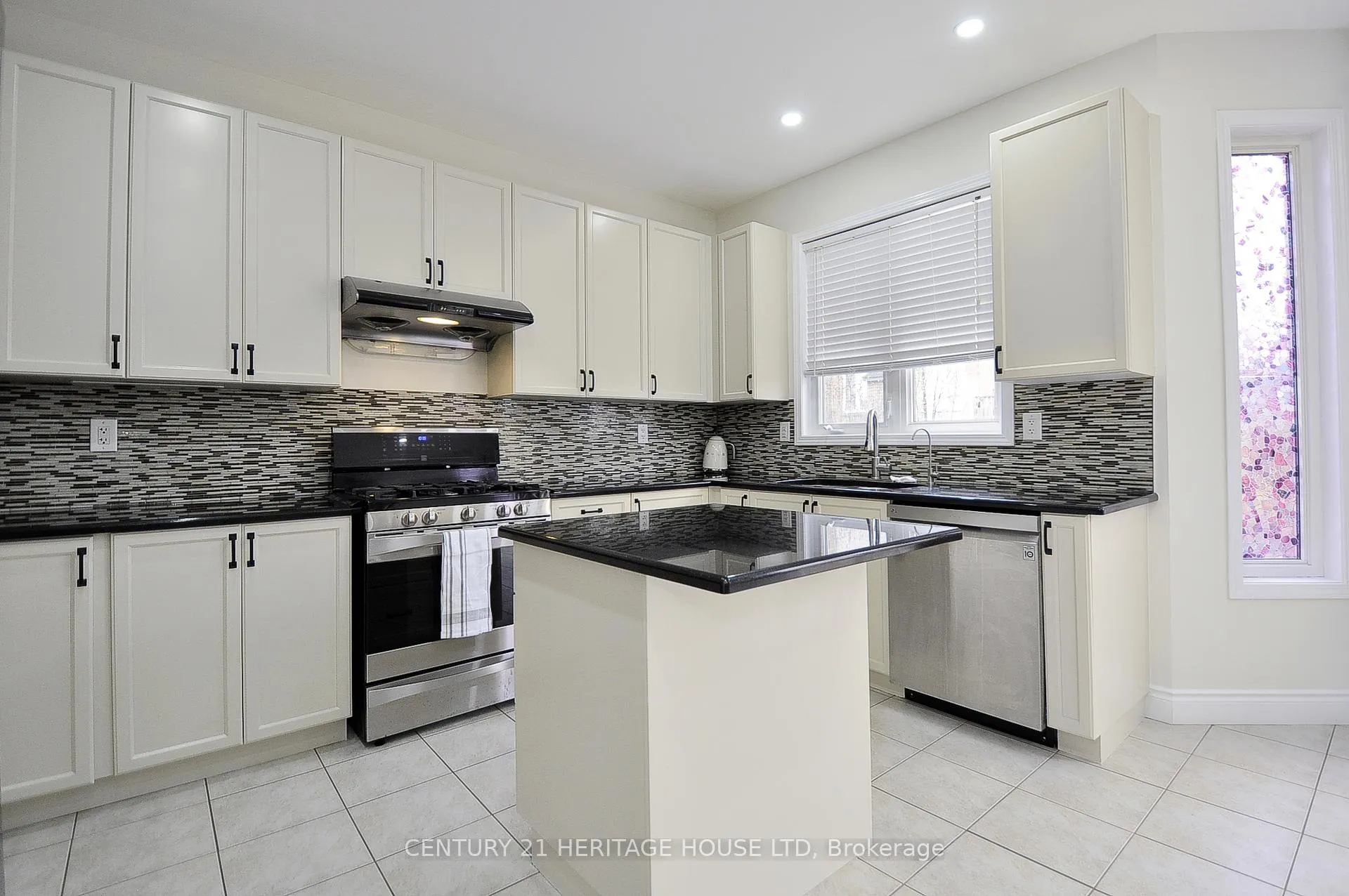 Photo 11 of 35 Dalton Drive, Cambridge — HOMEH