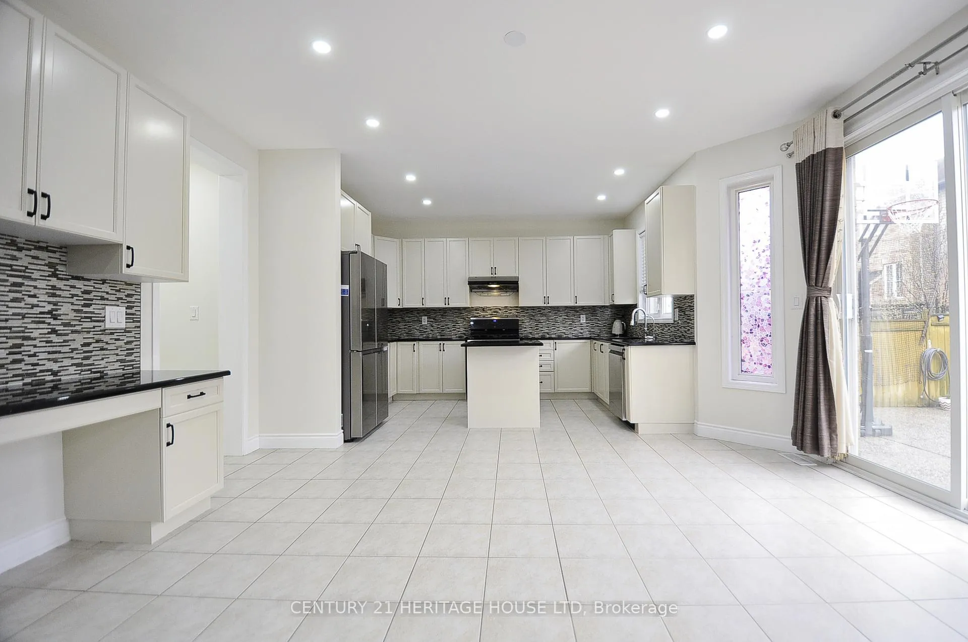 Photo 15 of 35 Dalton Drive, Cambridge — HOMEH