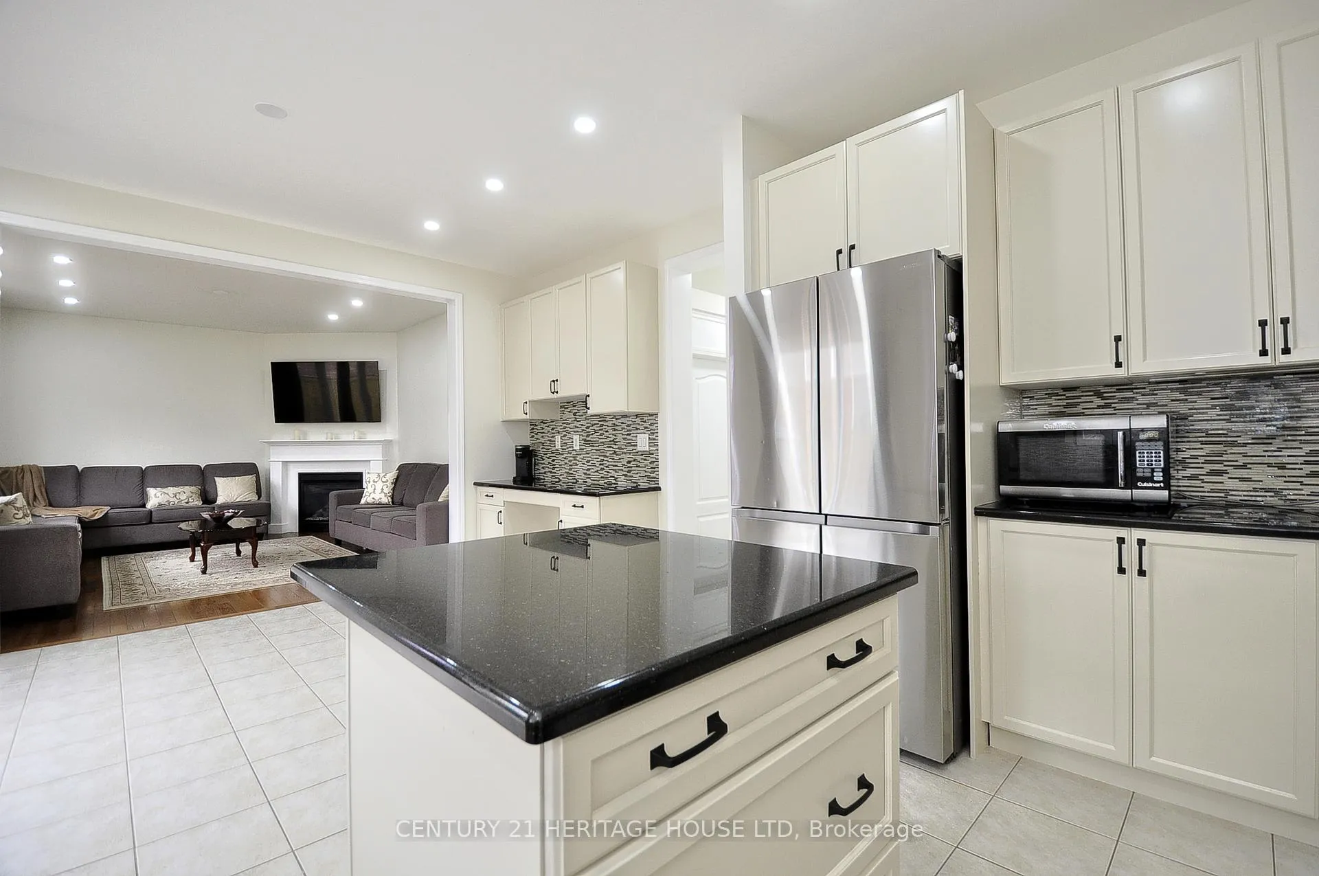 Photo 18 of 35 Dalton Drive, Cambridge — HOMEH