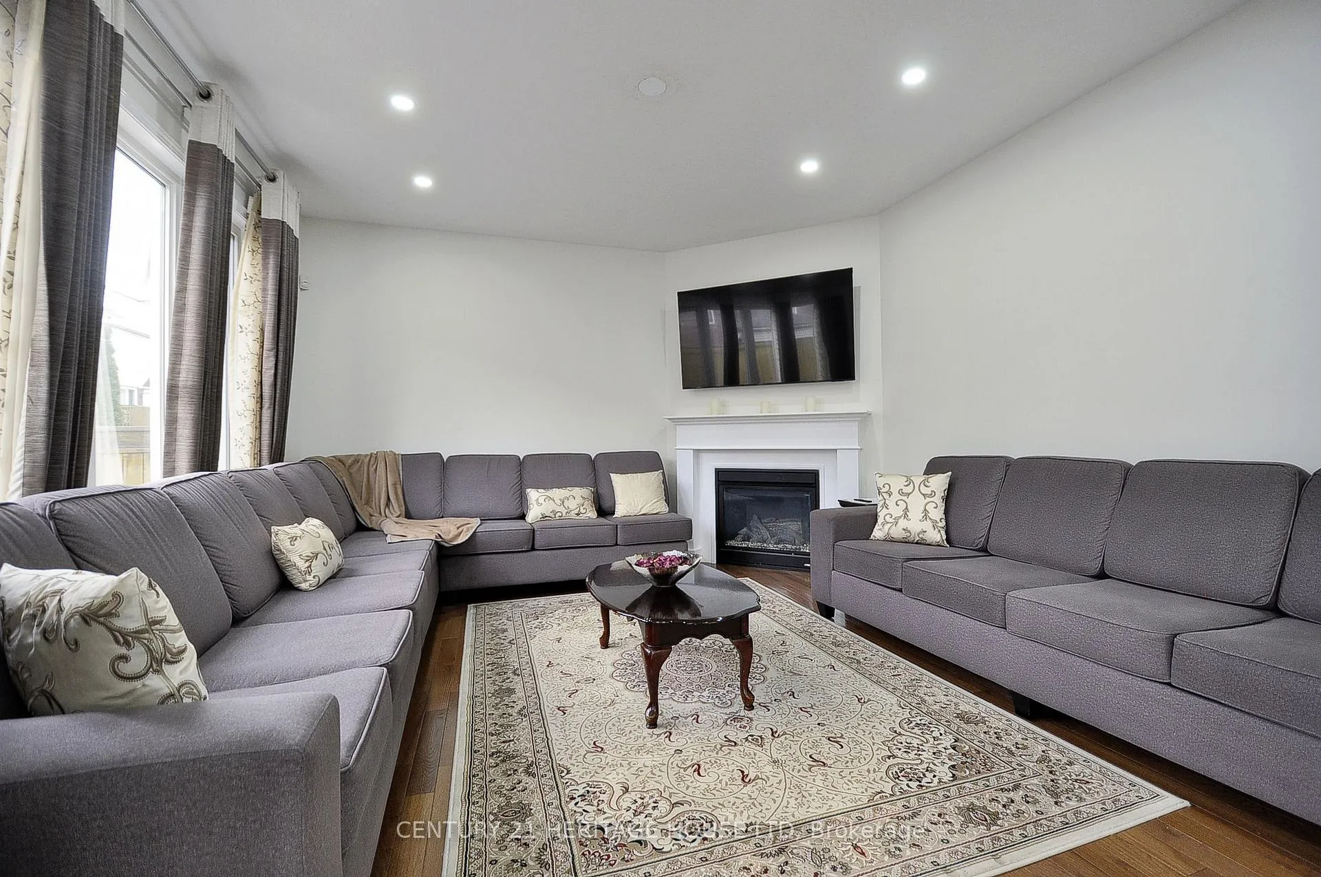 Photo 20 of 35 Dalton Drive, Cambridge — HOMEH
