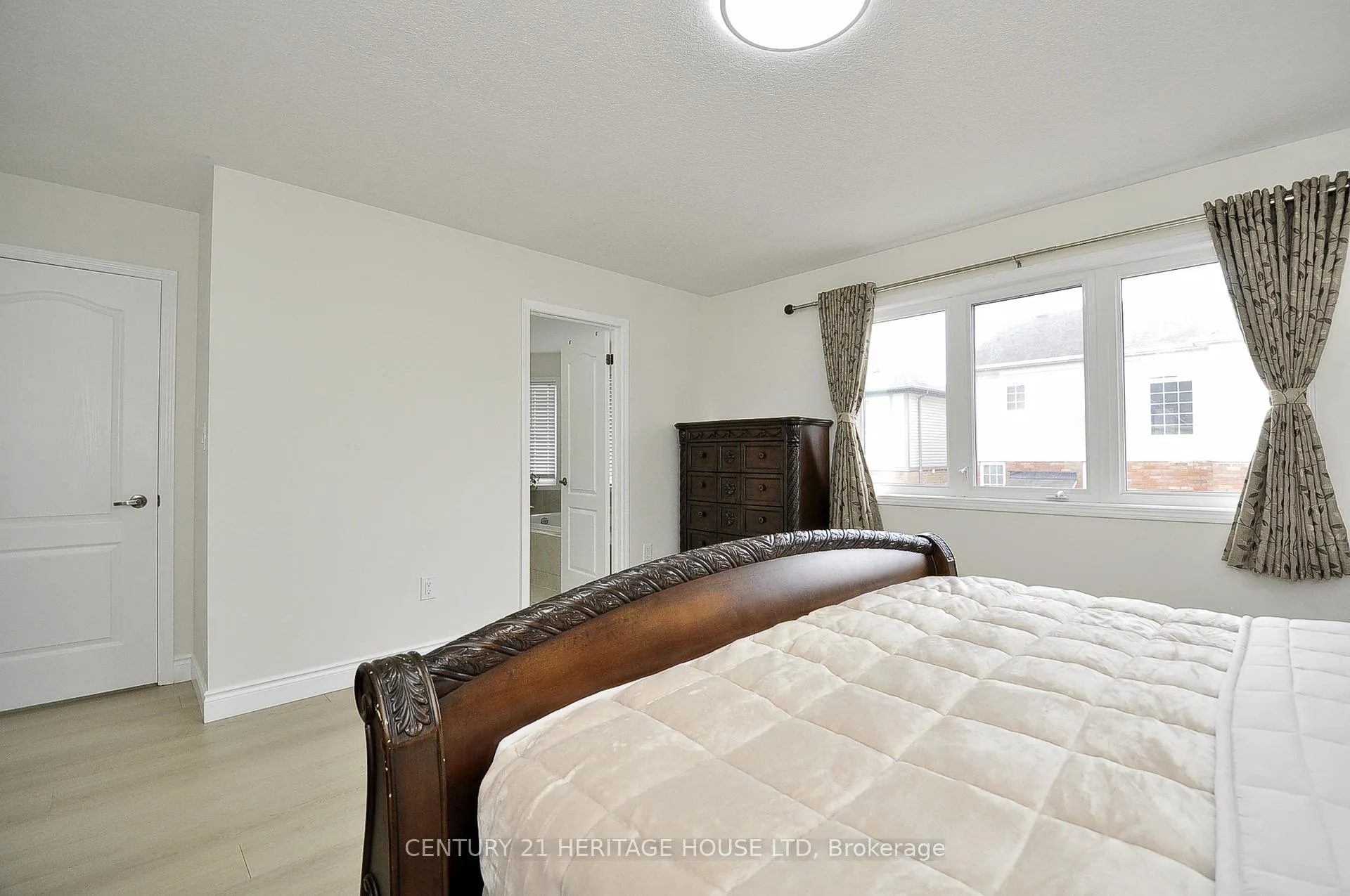 Photo 25 of 35 Dalton Drive, Cambridge — HOMEH