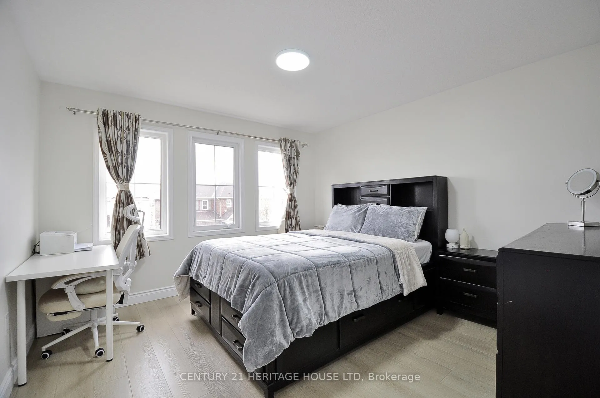 Photo 29 of 35 Dalton Drive, Cambridge — HOMEH