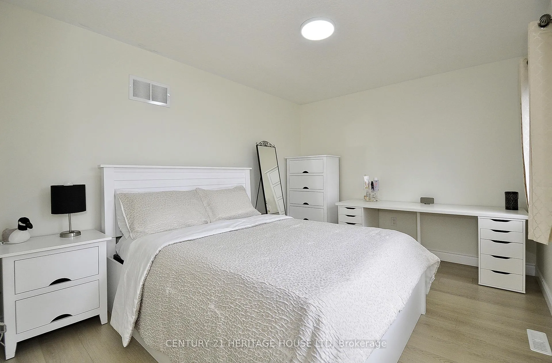Photo 30 of 35 Dalton Drive, Cambridge — HOMEH