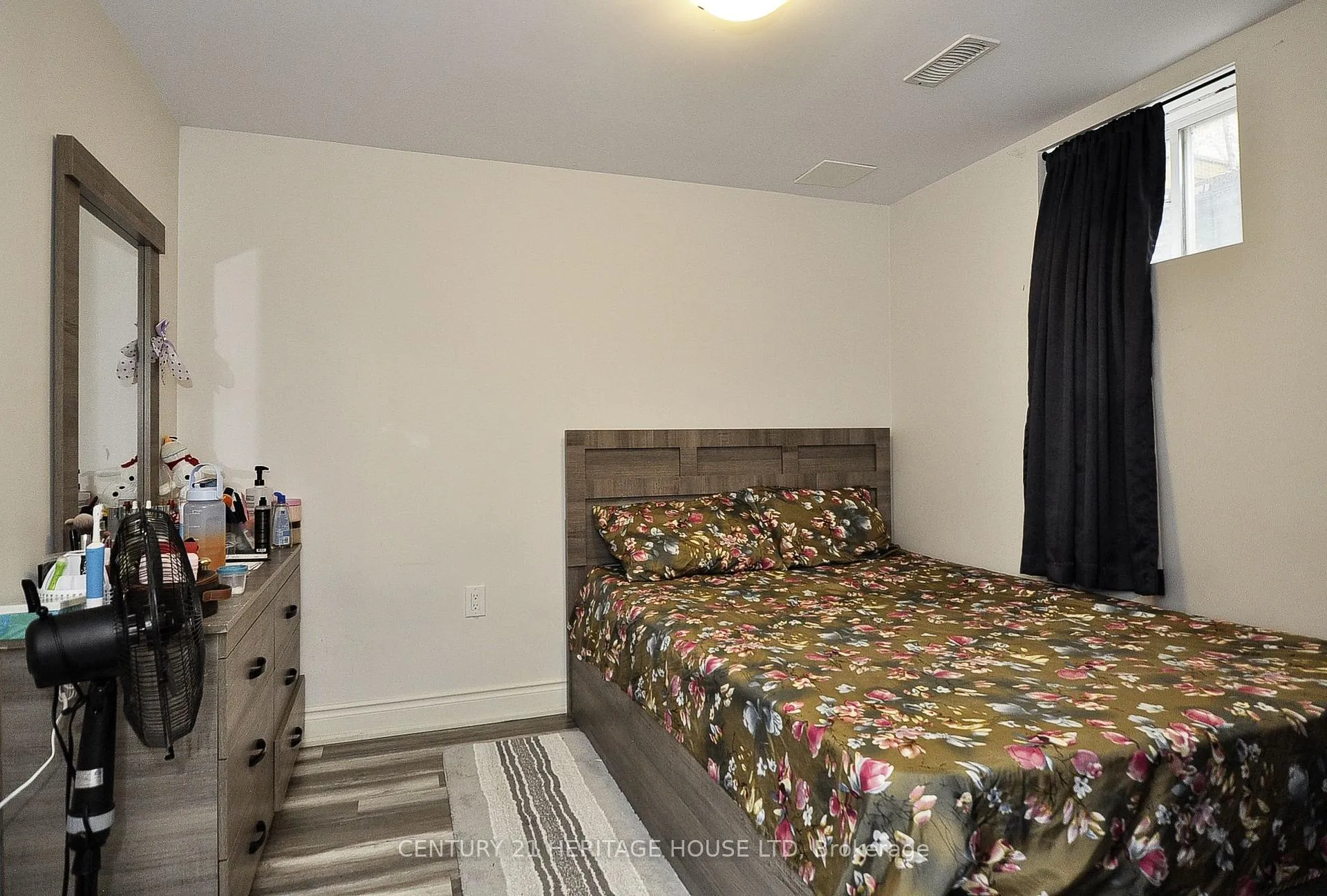 Photo 38 of 35 Dalton Drive, Cambridge — HOMEH
