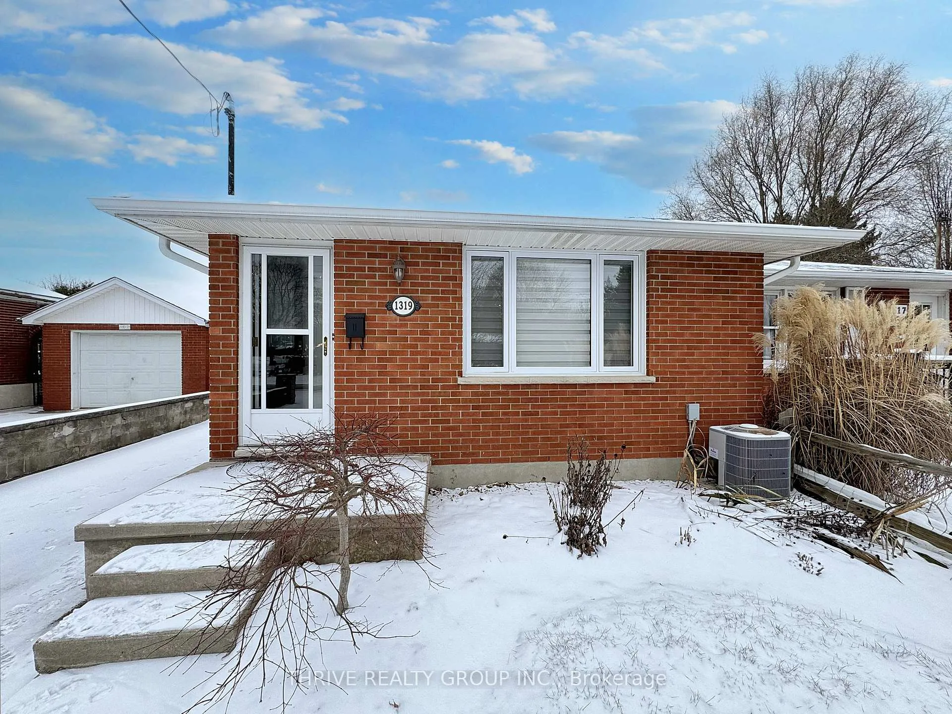 Front of 1319 Springbank Avenue