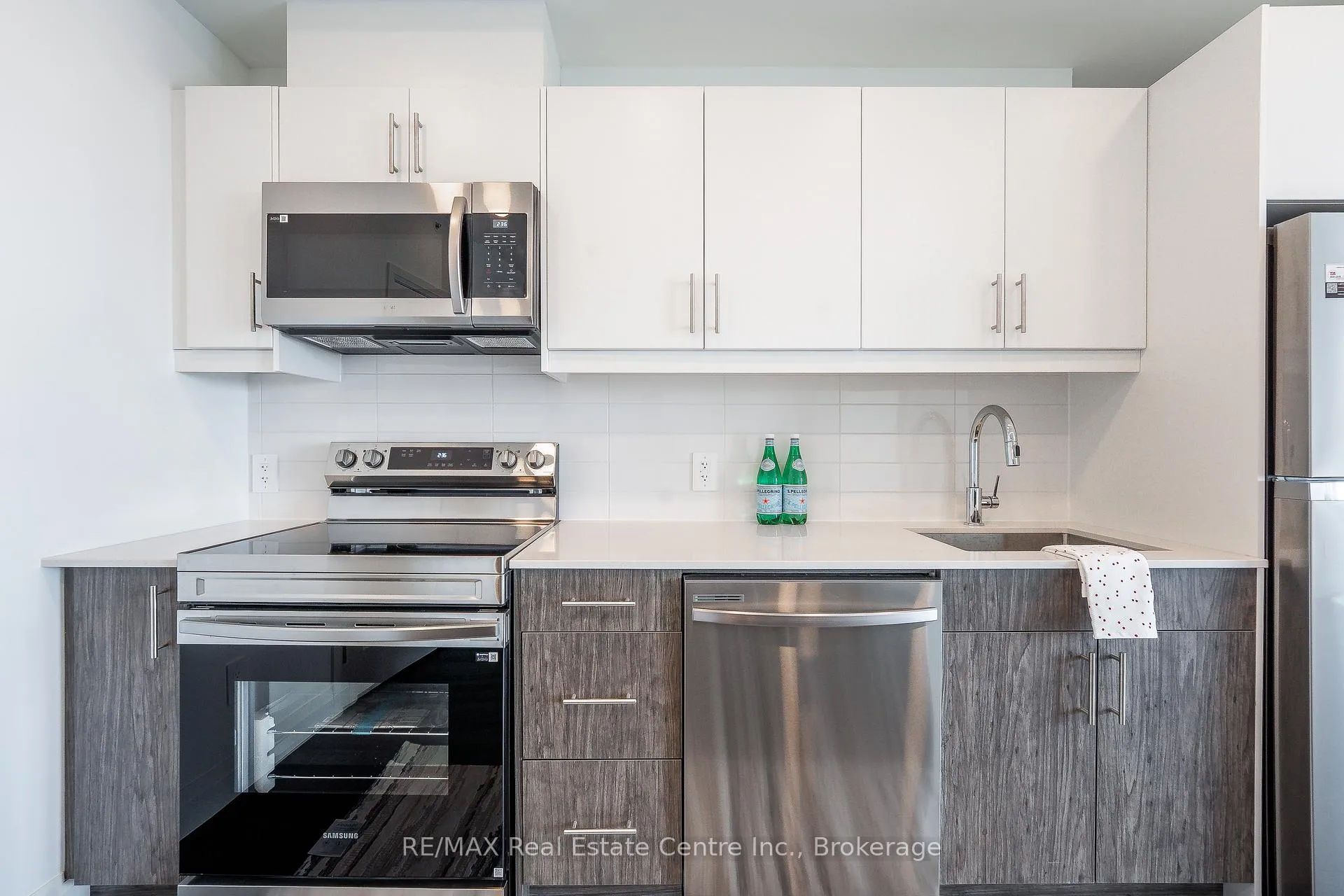 Photo 4 of Unit 1306, 1333 Weber Street E, Kitchener — HOMEH