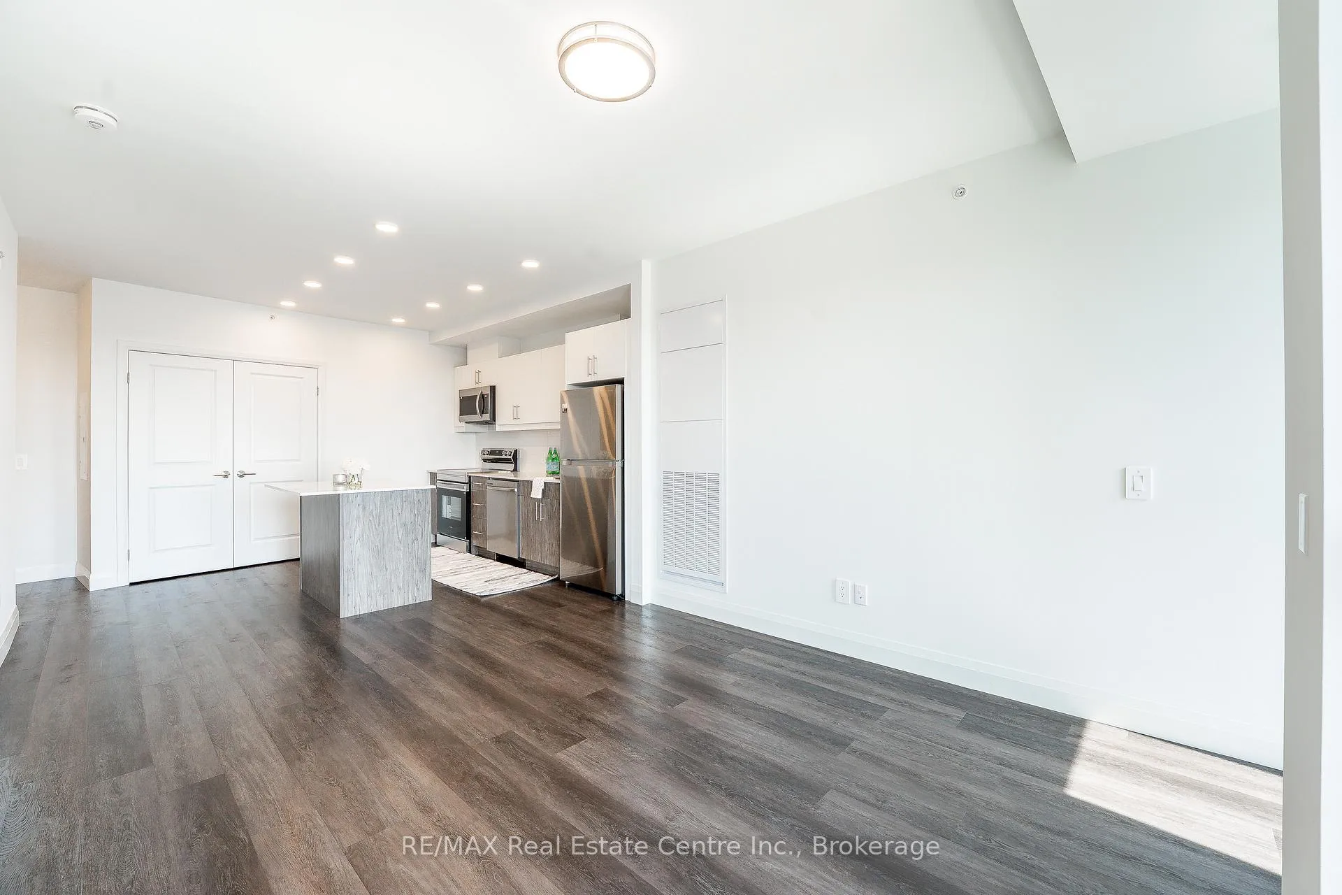 Photo 5 of Unit 1306, 1333 Weber Street E, Kitchener — HOMEH