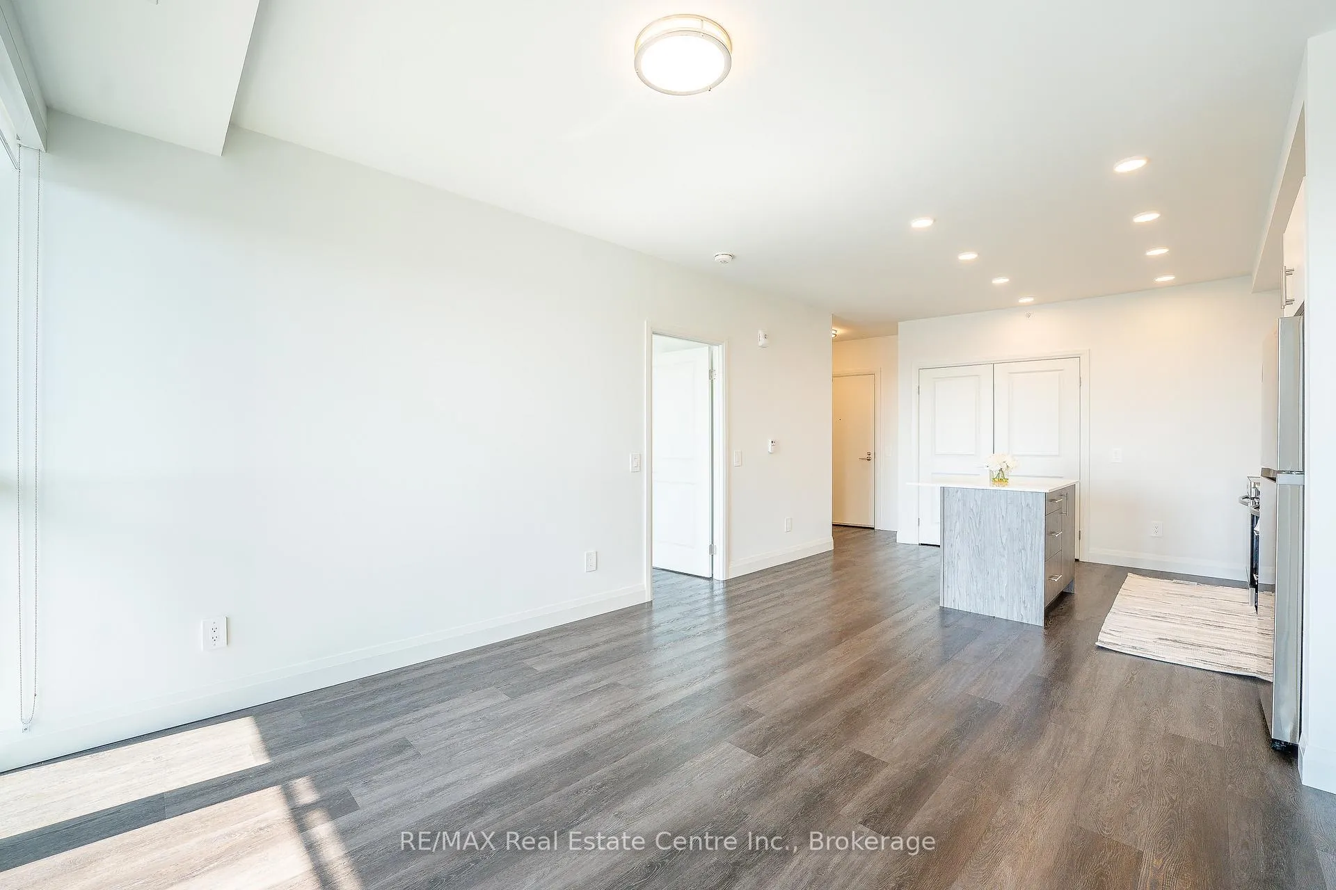 Photo 7 of Unit 1306, 1333 Weber Street E, Kitchener — HOMEH