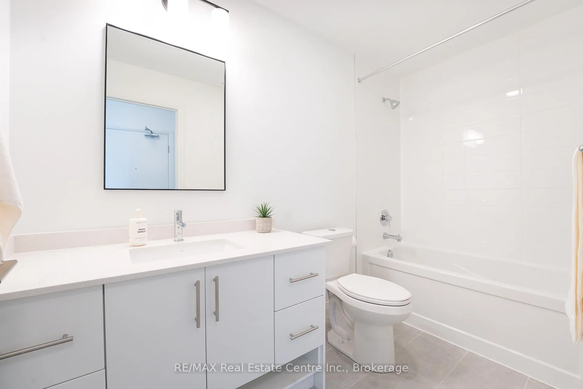 Photo 11 of Unit 1306, 1333 Weber Street E, Kitchener — HOMEH