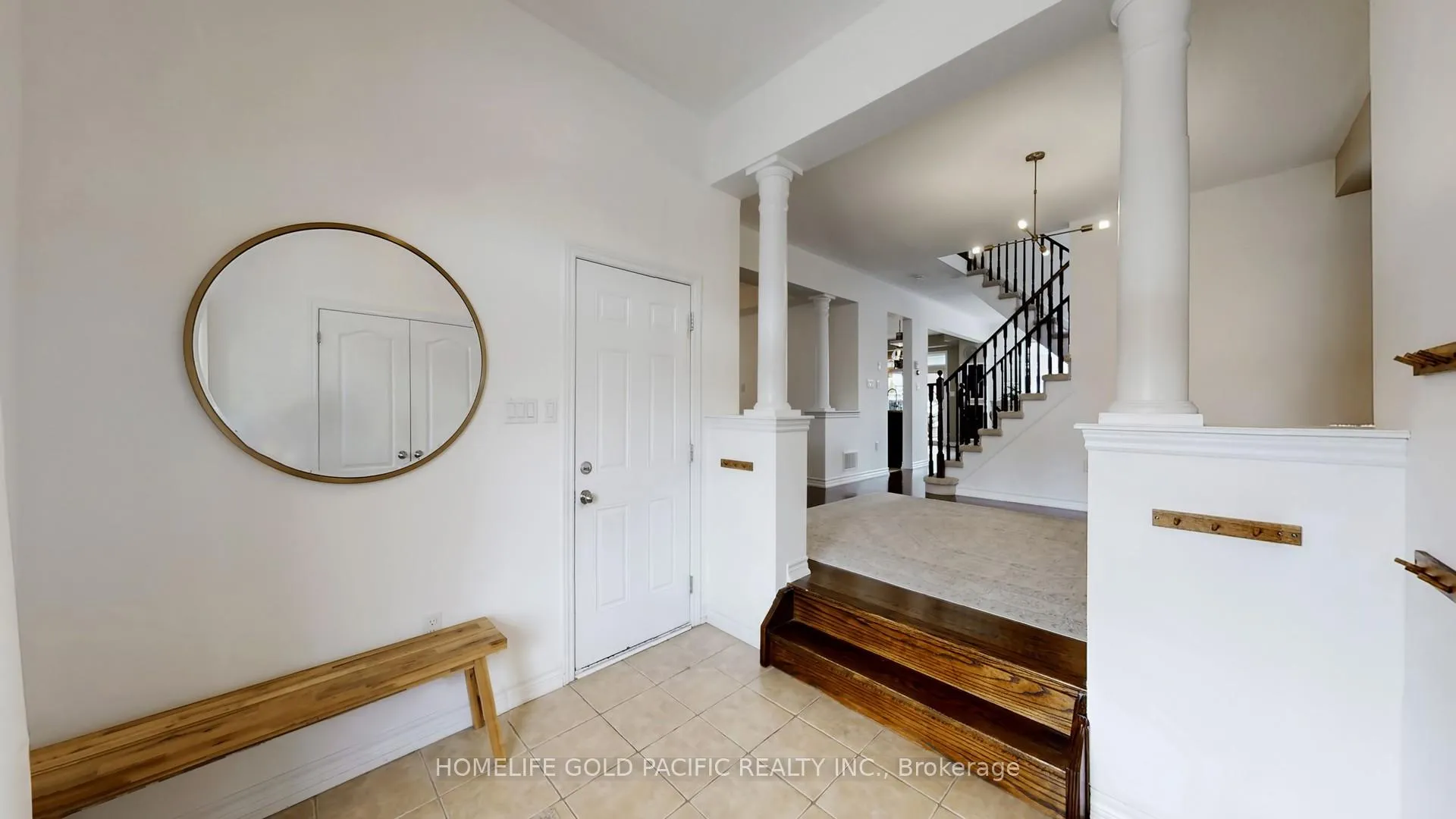 Photo 4 of 176 Glenabbey Drive, Clarington, Courtice — HOMEH