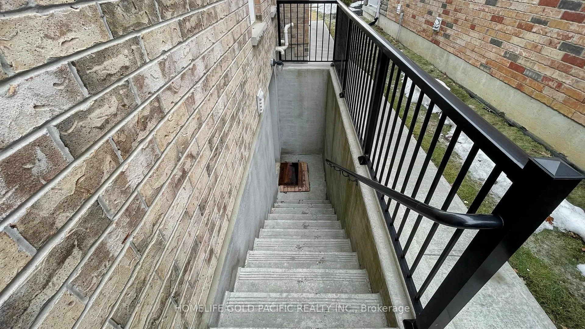 Photo 49 of 176 Glenabbey Drive, Clarington, Courtice — HOMEH