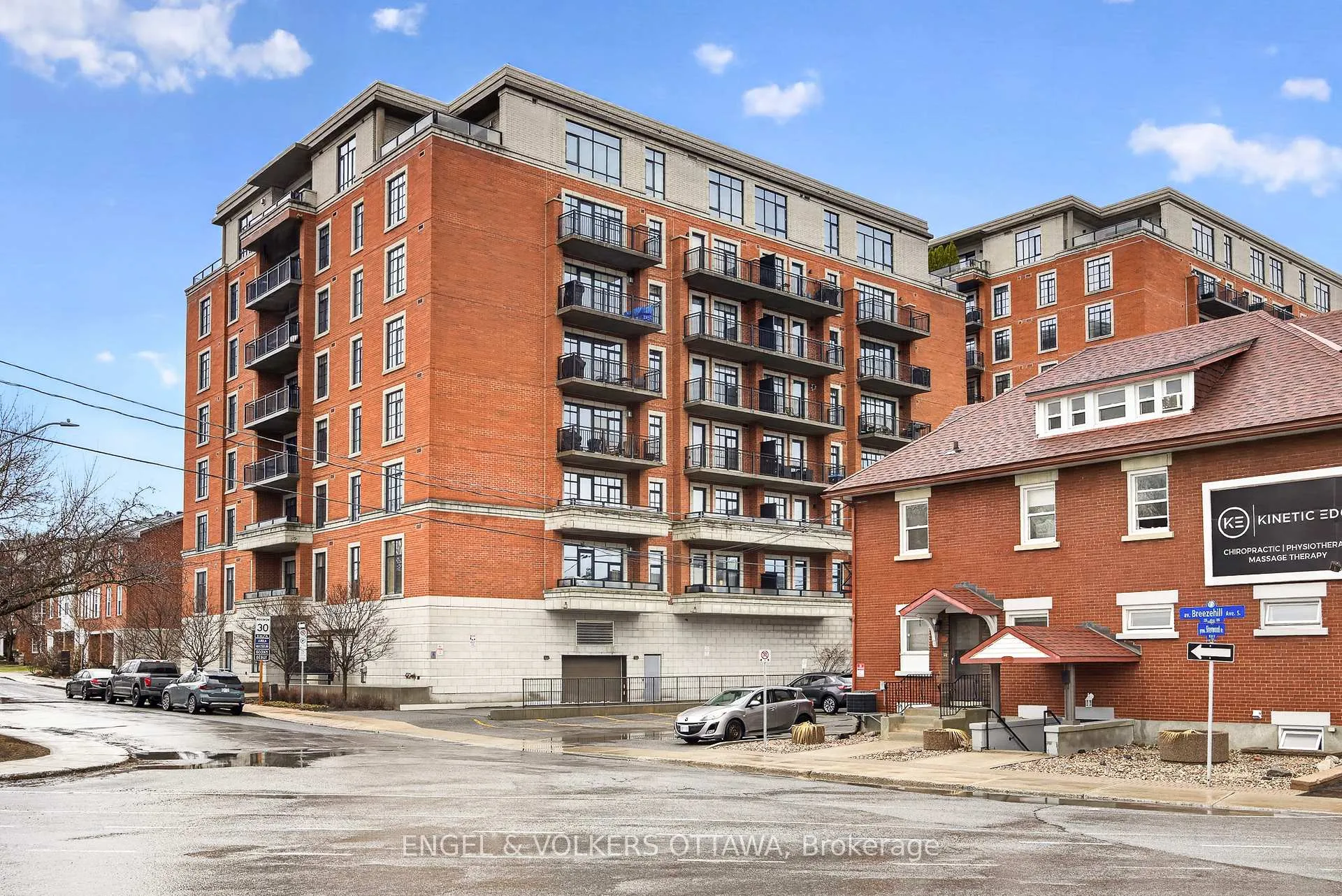 Photo 3 of Unit 410, 327 Breezehill Avenue S, Ottawa, West Centre Town — HOMEH