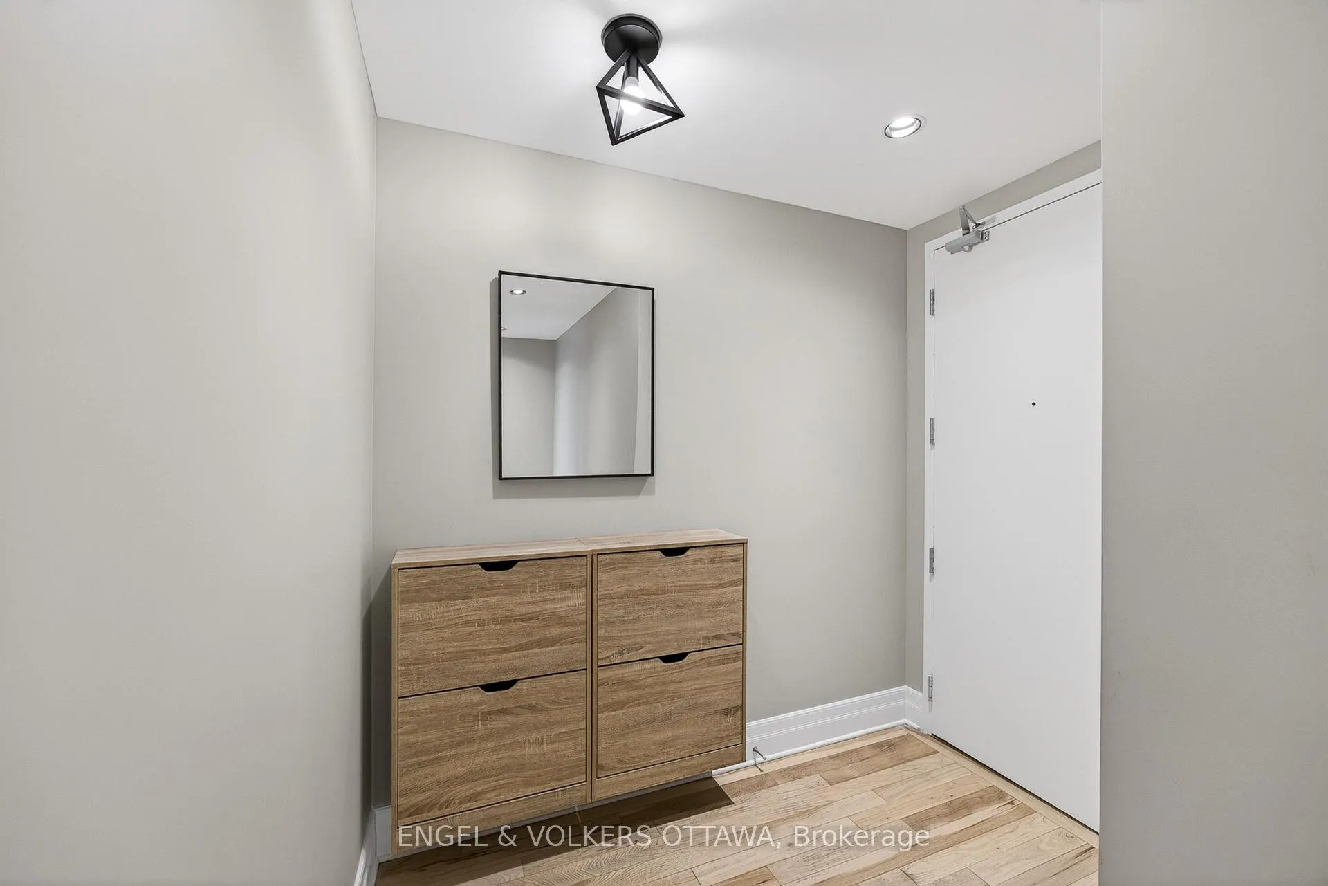 Photo 10 of Unit 410, 327 Breezehill Avenue S, Ottawa, West Centre Town — HOMEH