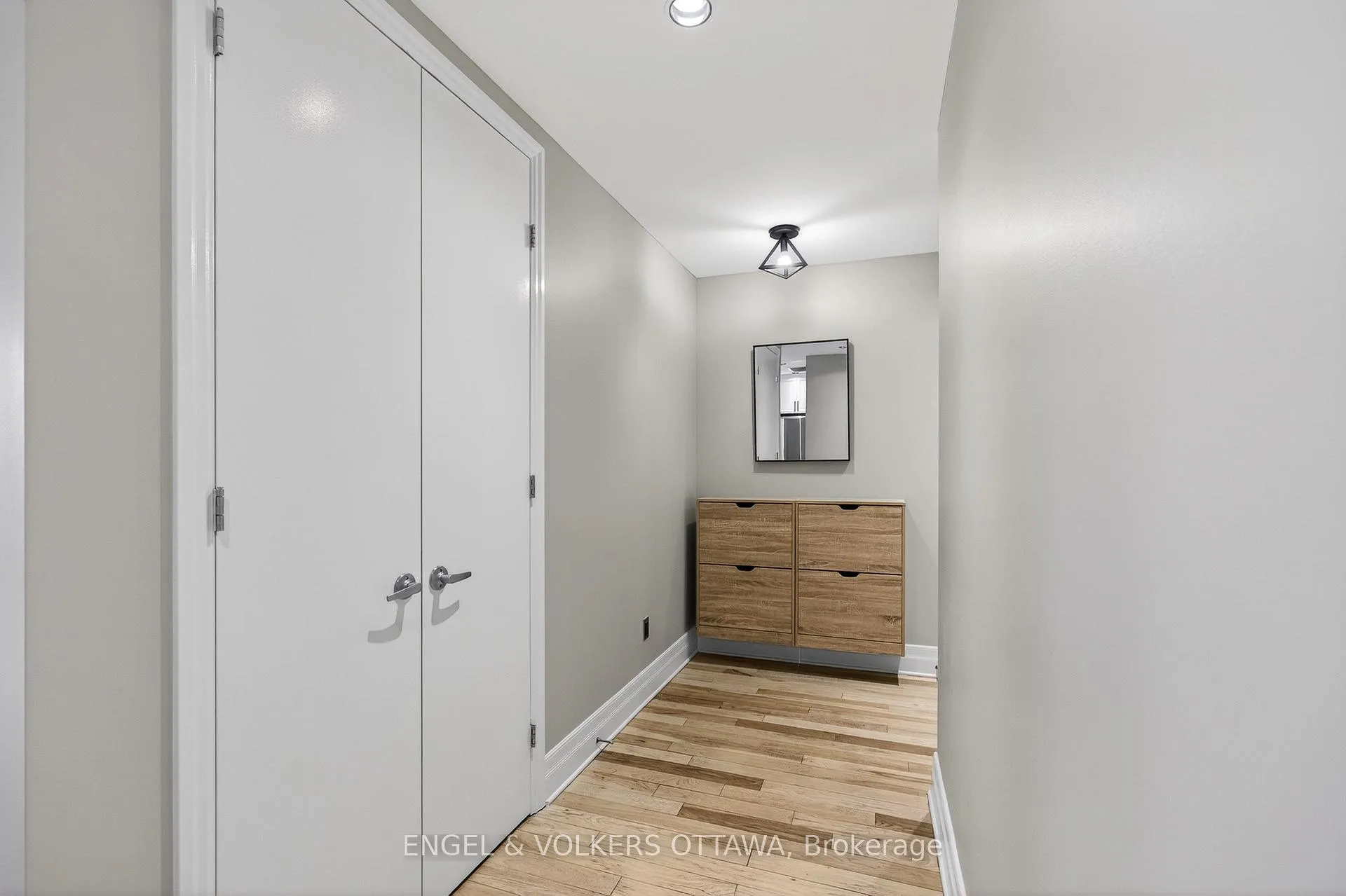 Photo 11 of Unit 410, 327 Breezehill Avenue S, Ottawa, West Centre Town — HOMEH