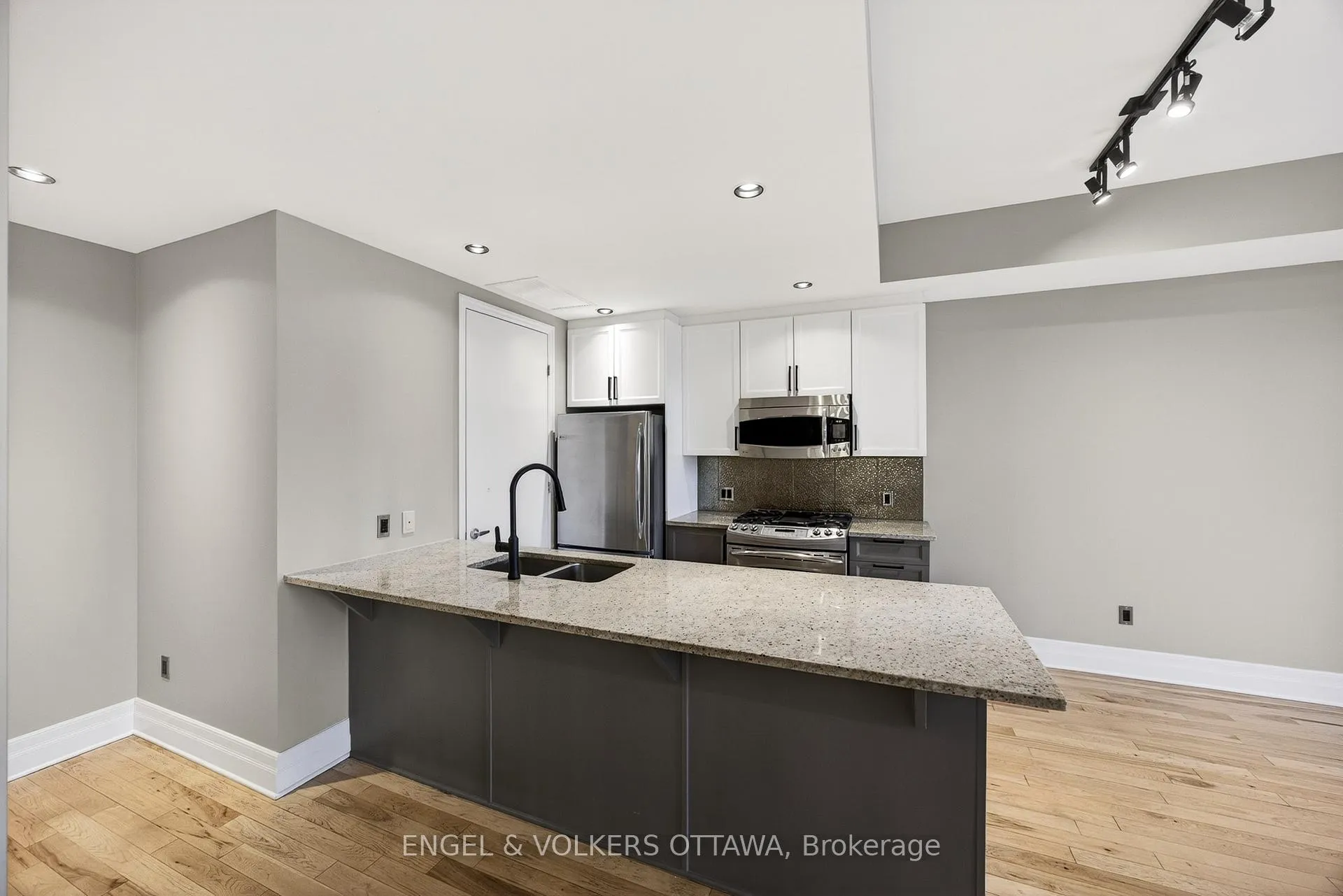 Photo 13 of Unit 410, 327 Breezehill Avenue S, Ottawa, West Centre Town — HOMEH