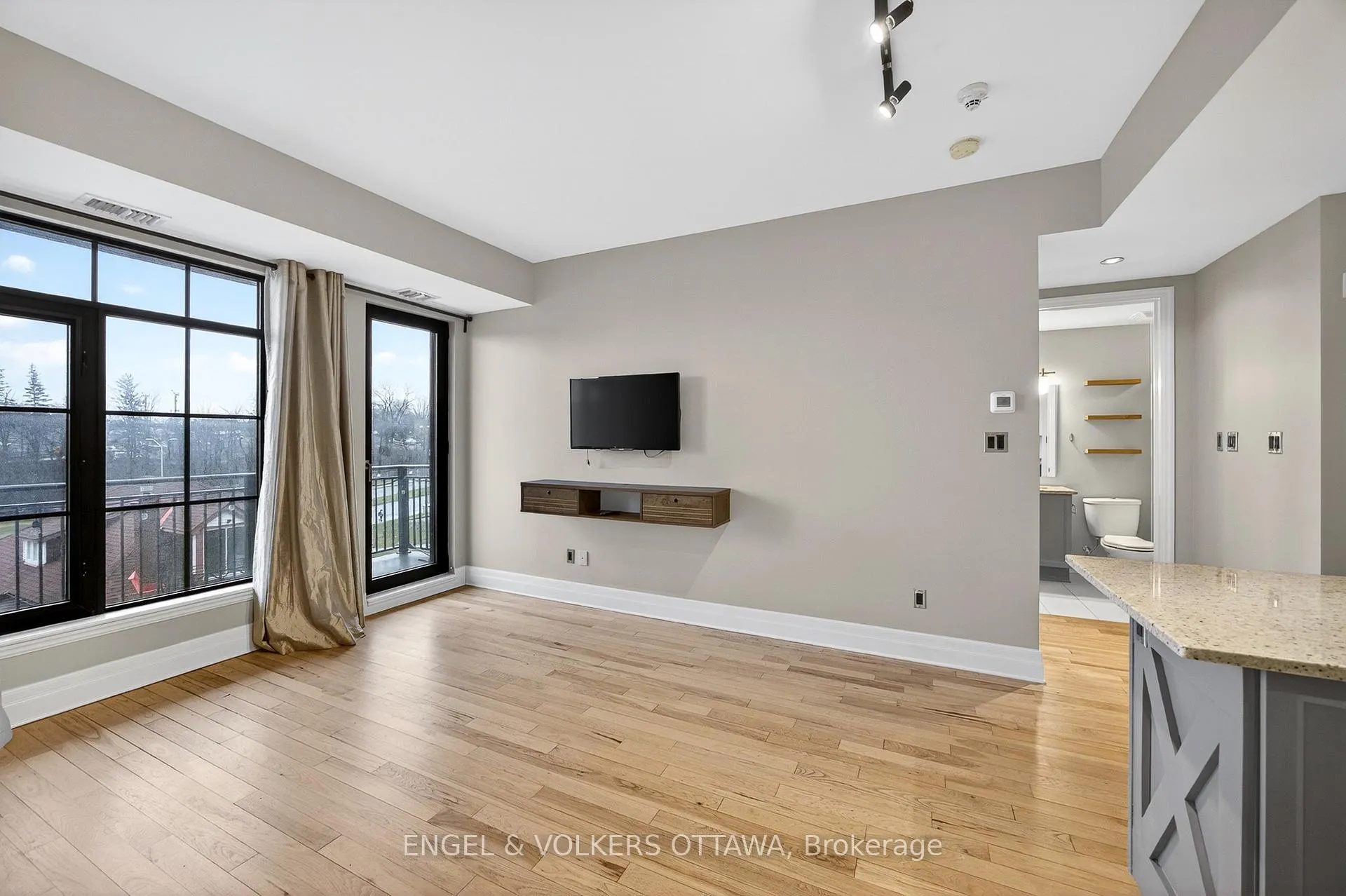 Photo 22 of Unit 410, 327 Breezehill Avenue S, Ottawa, West Centre Town — HOMEH