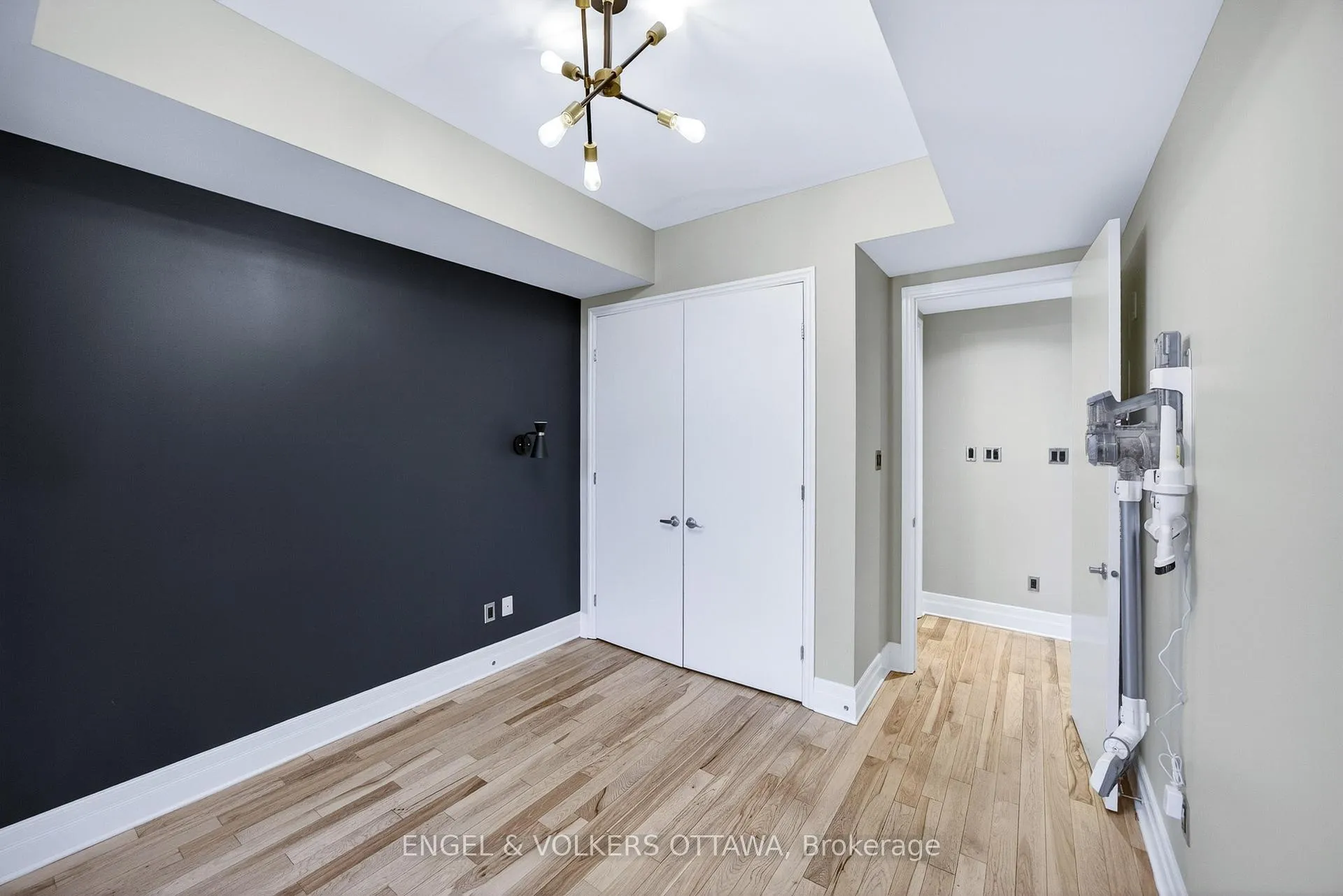 Photo 28 of Unit 410, 327 Breezehill Avenue S, Ottawa, West Centre Town — HOMEH