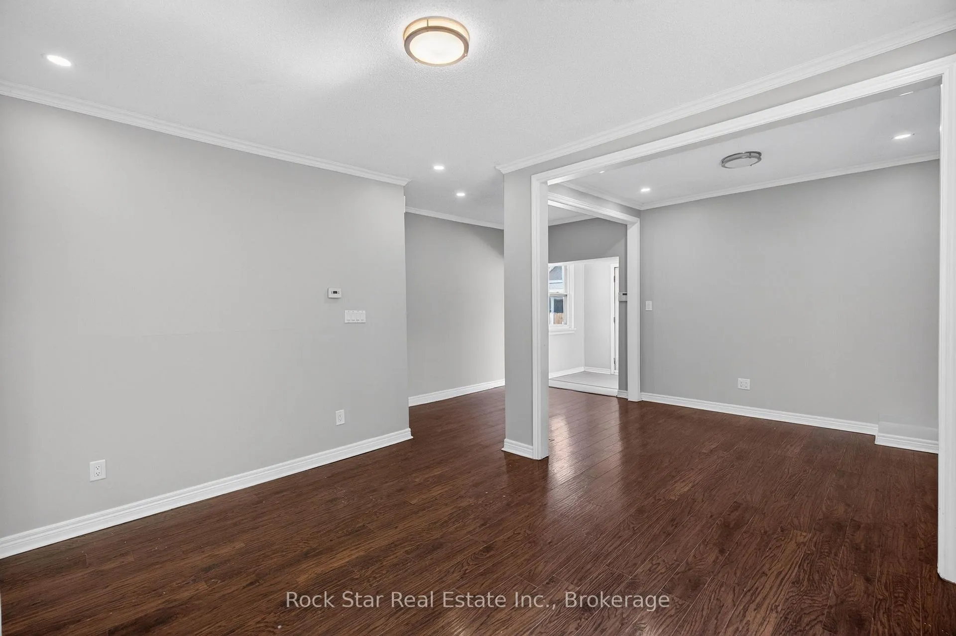 Photo 14 of 207 Rosslyn Avenue N, Hamilton, Crown Point — HOMEH