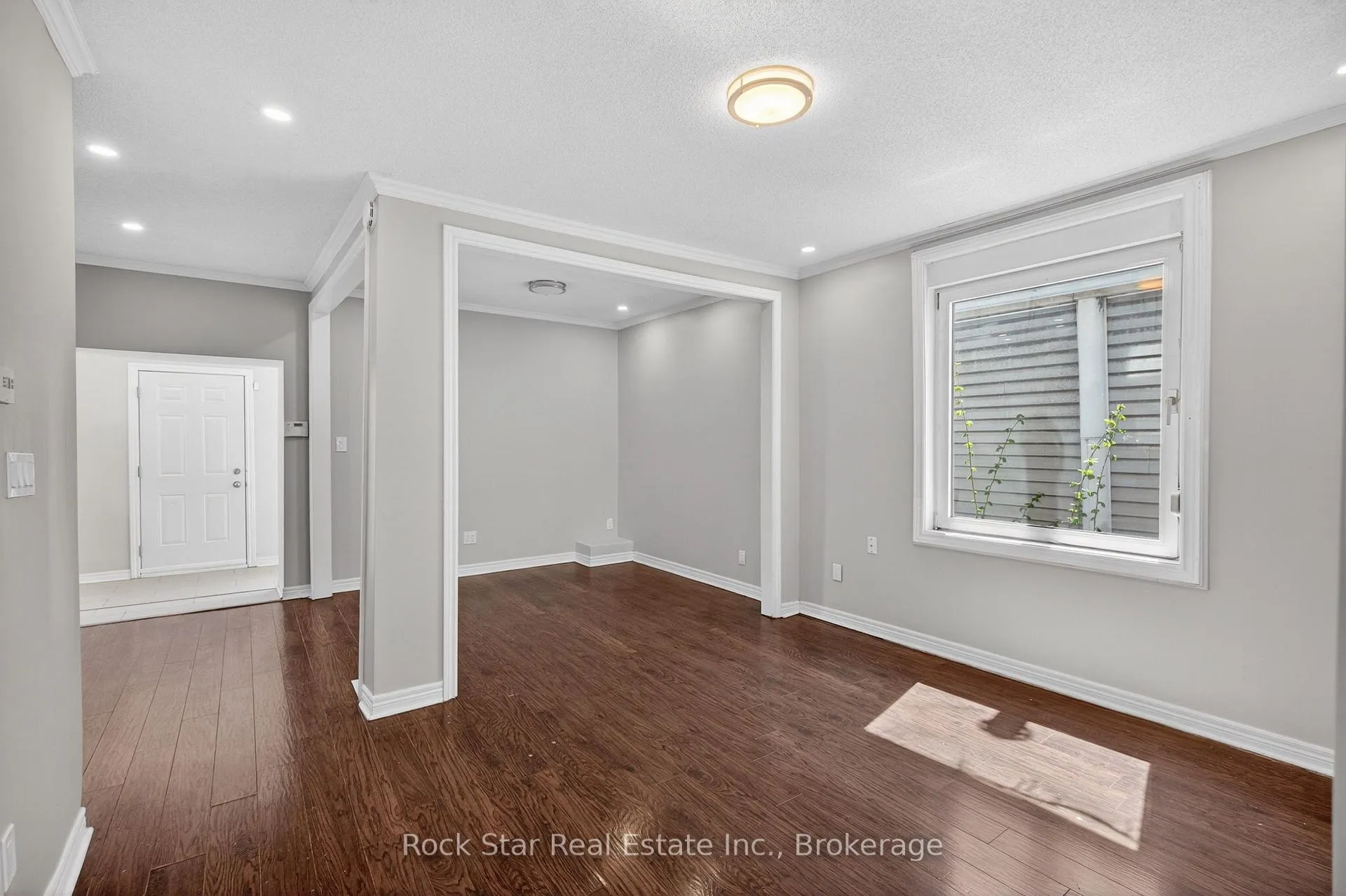 Photo 15 of 207 Rosslyn Avenue N, Hamilton, Crown Point — HOMEH