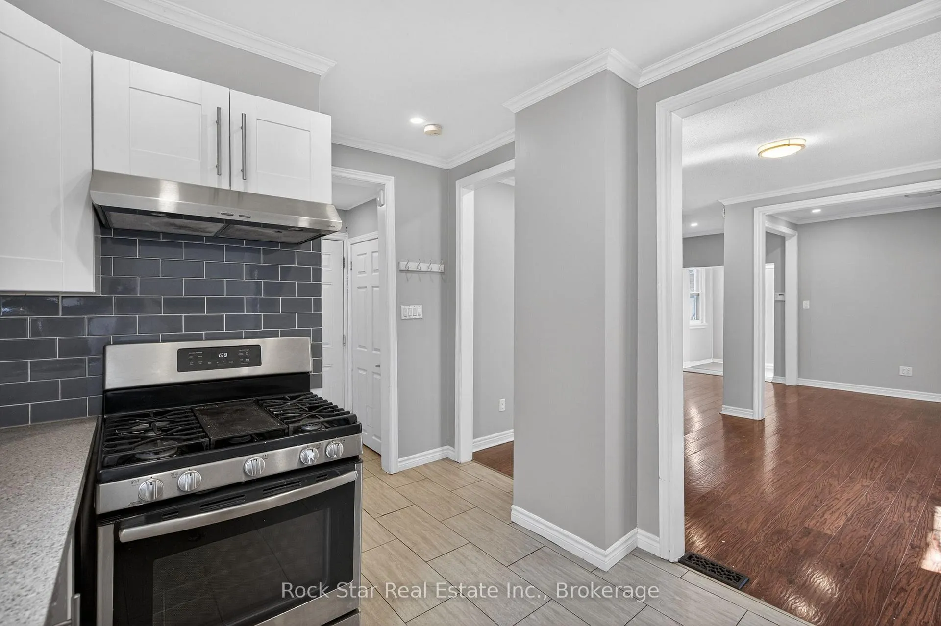 Photo 20 of 207 Rosslyn Avenue N, Hamilton, Crown Point — HOMEH
