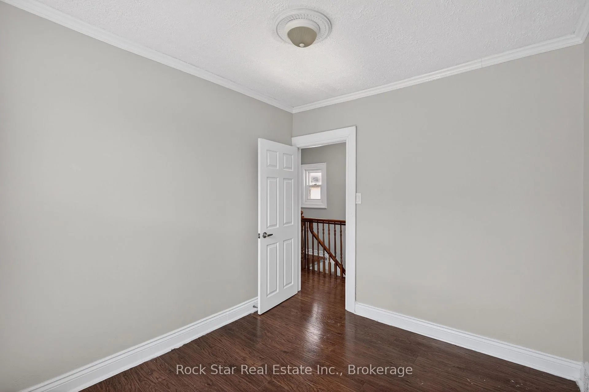Photo 26 of 207 Rosslyn Avenue N, Hamilton, Crown Point — HOMEH
