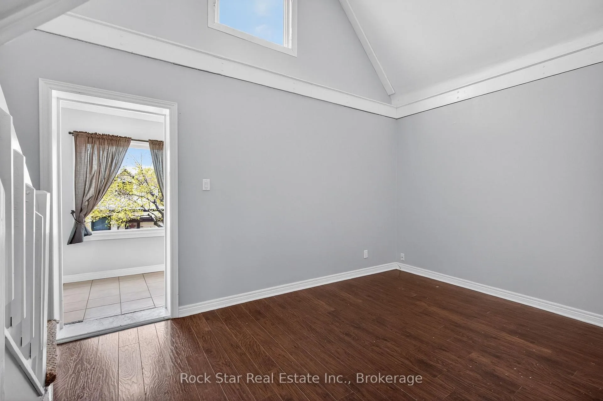 Photo 29 of 207 Rosslyn Avenue N, Hamilton, Crown Point — HOMEH