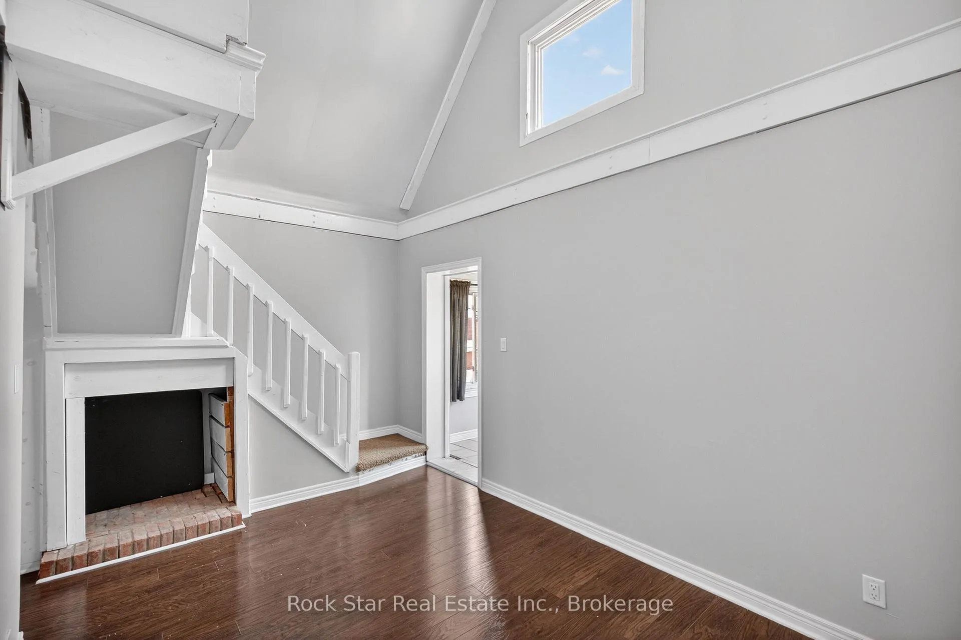 Photo 30 of 207 Rosslyn Avenue N, Hamilton, Crown Point — HOMEH
