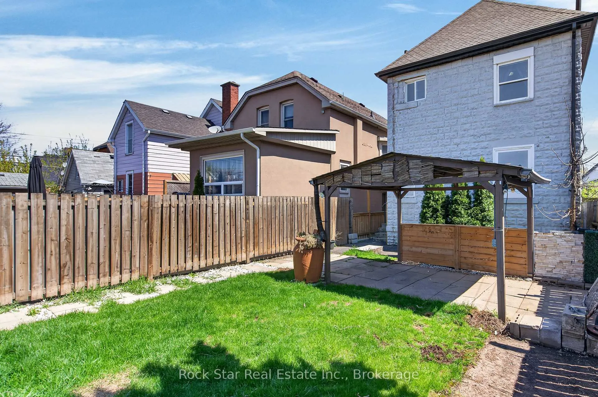 Photo 41 of 207 Rosslyn Avenue N, Hamilton, Crown Point — HOMEH