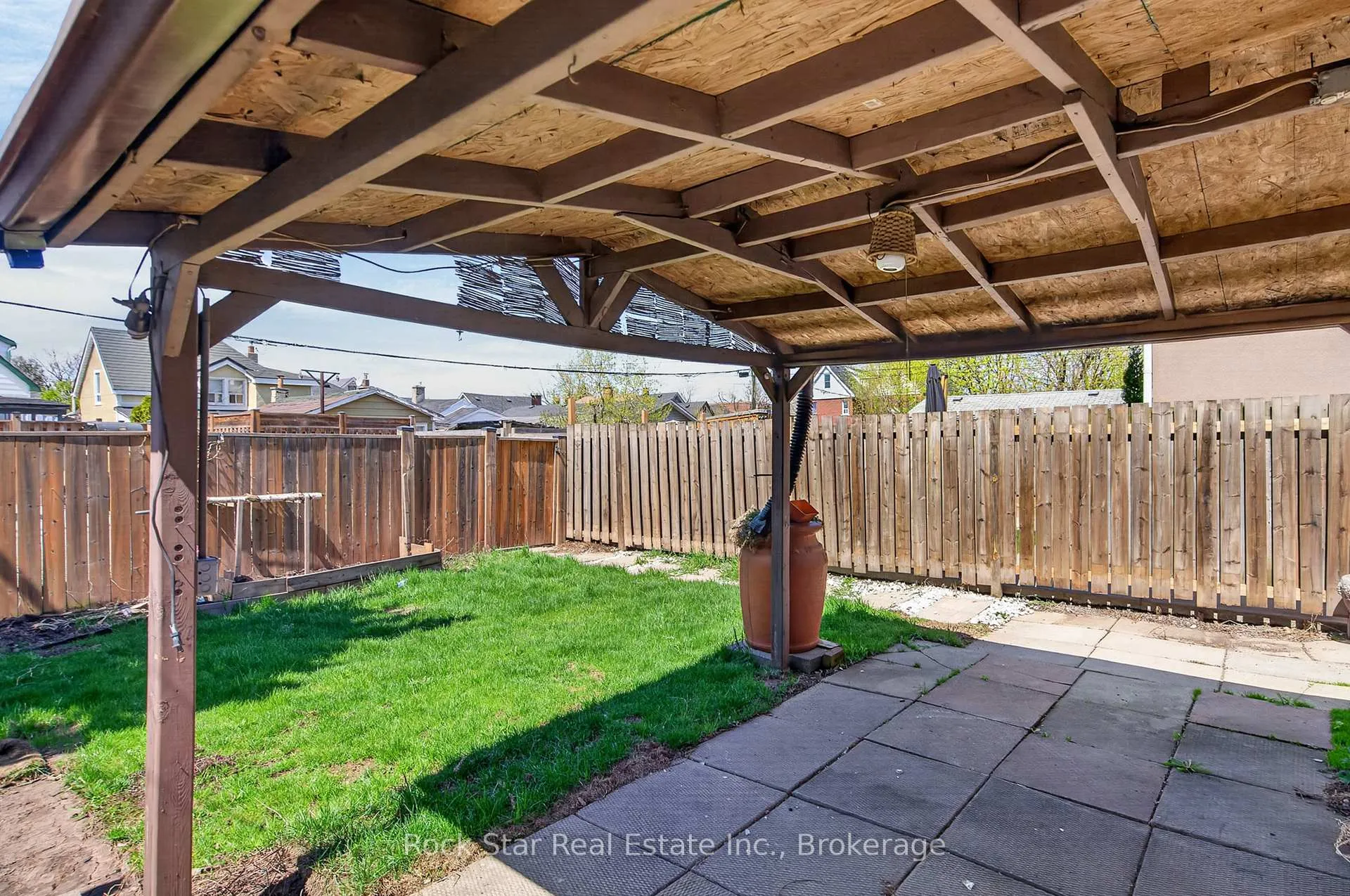 Photo 42 of 207 Rosslyn Avenue N, Hamilton, Crown Point — HOMEH