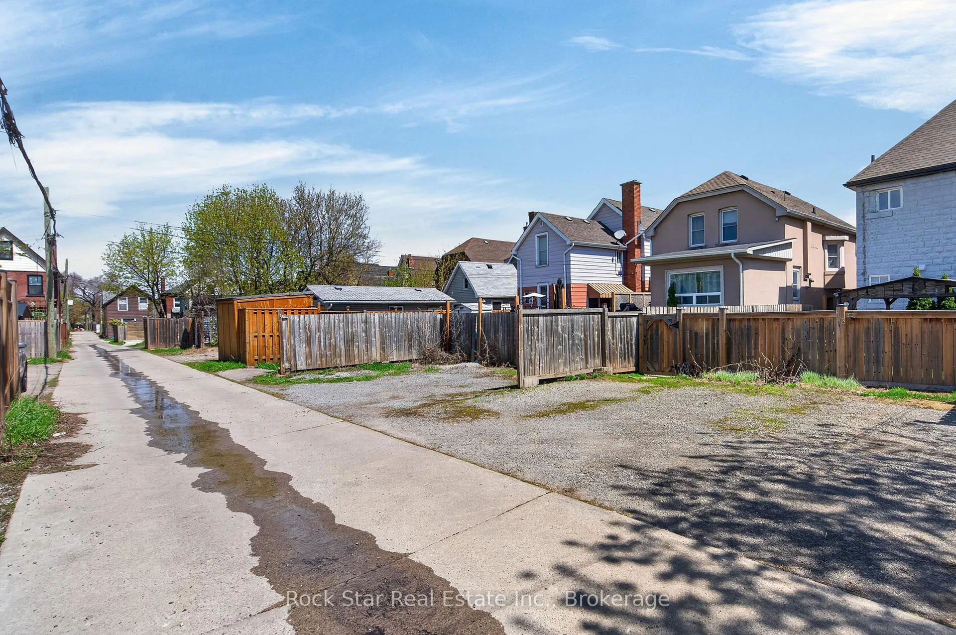 Photo 44 of 207 Rosslyn Avenue N, Hamilton, Crown Point — HOMEH