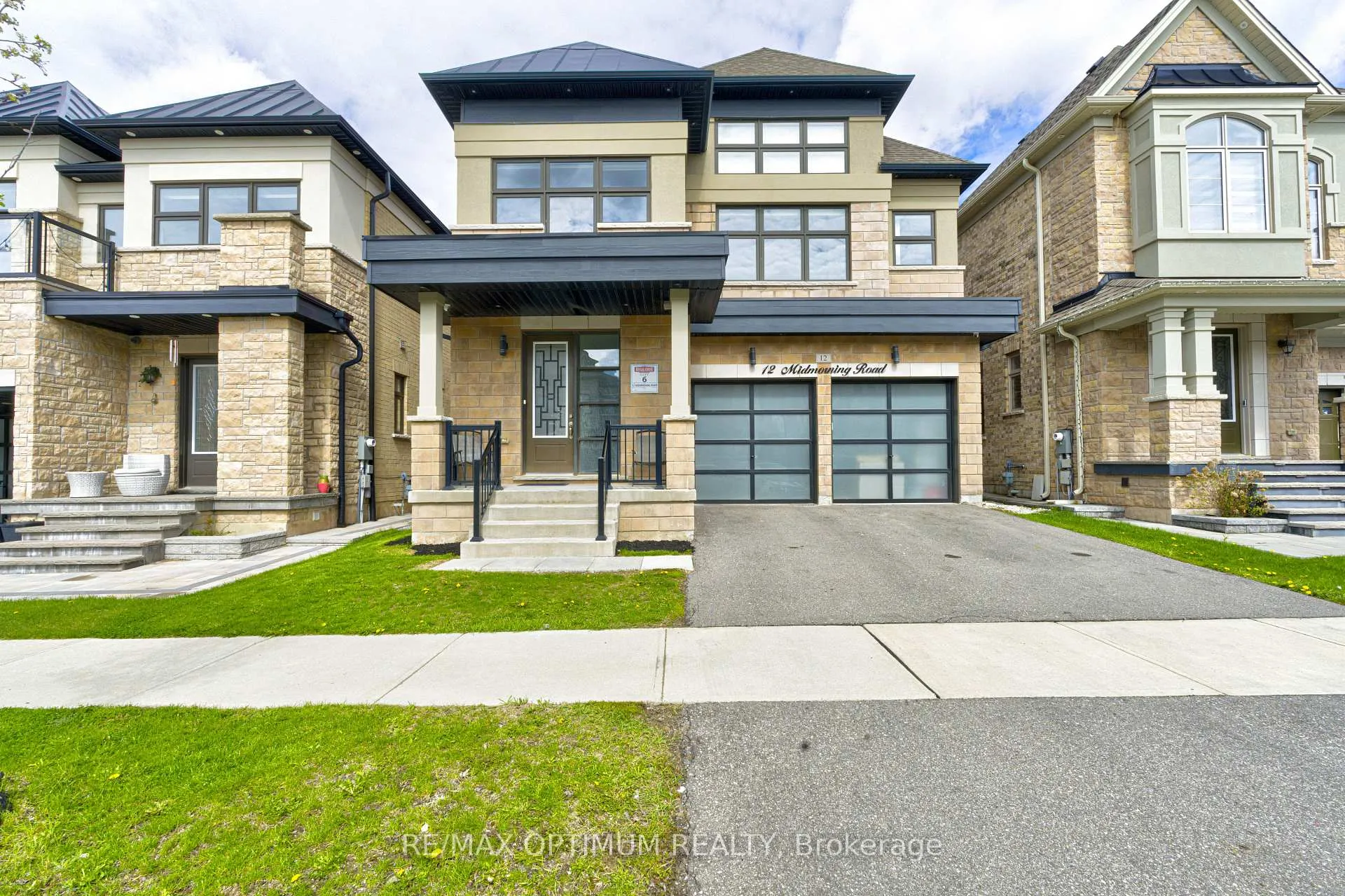 Photo 2 of 12 Midmorning Road, Brampton, Credit Valley — HOMEH